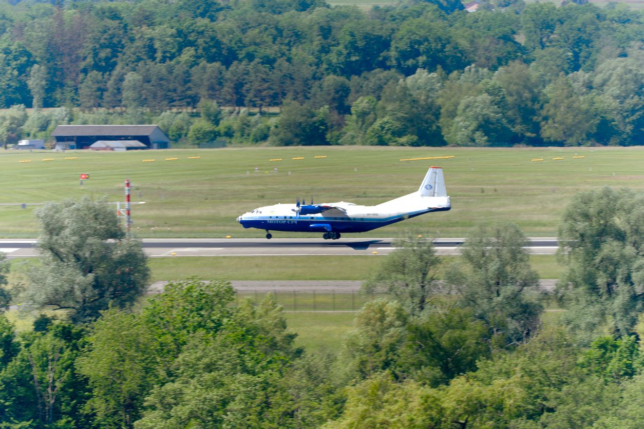 Die Besatzug eines Privatflugzeuges wurde mehrmals mit einem Laser geblendet.