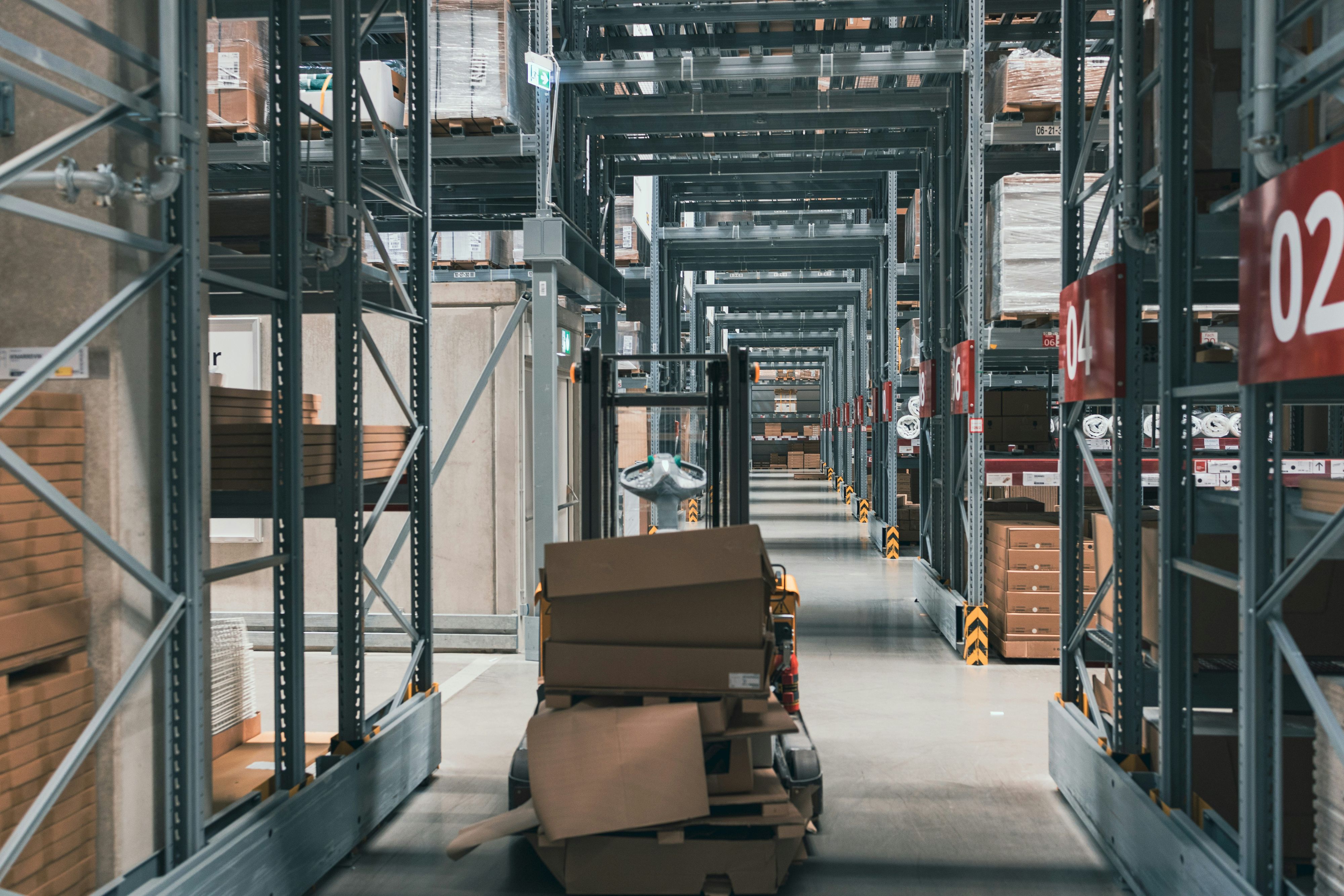 Online-Handelsriesen sorgen schon seit Jahren für eine wahre Paketflut in Europa - die angebotenen Produkte sind jedoch nicht selten illegal.
