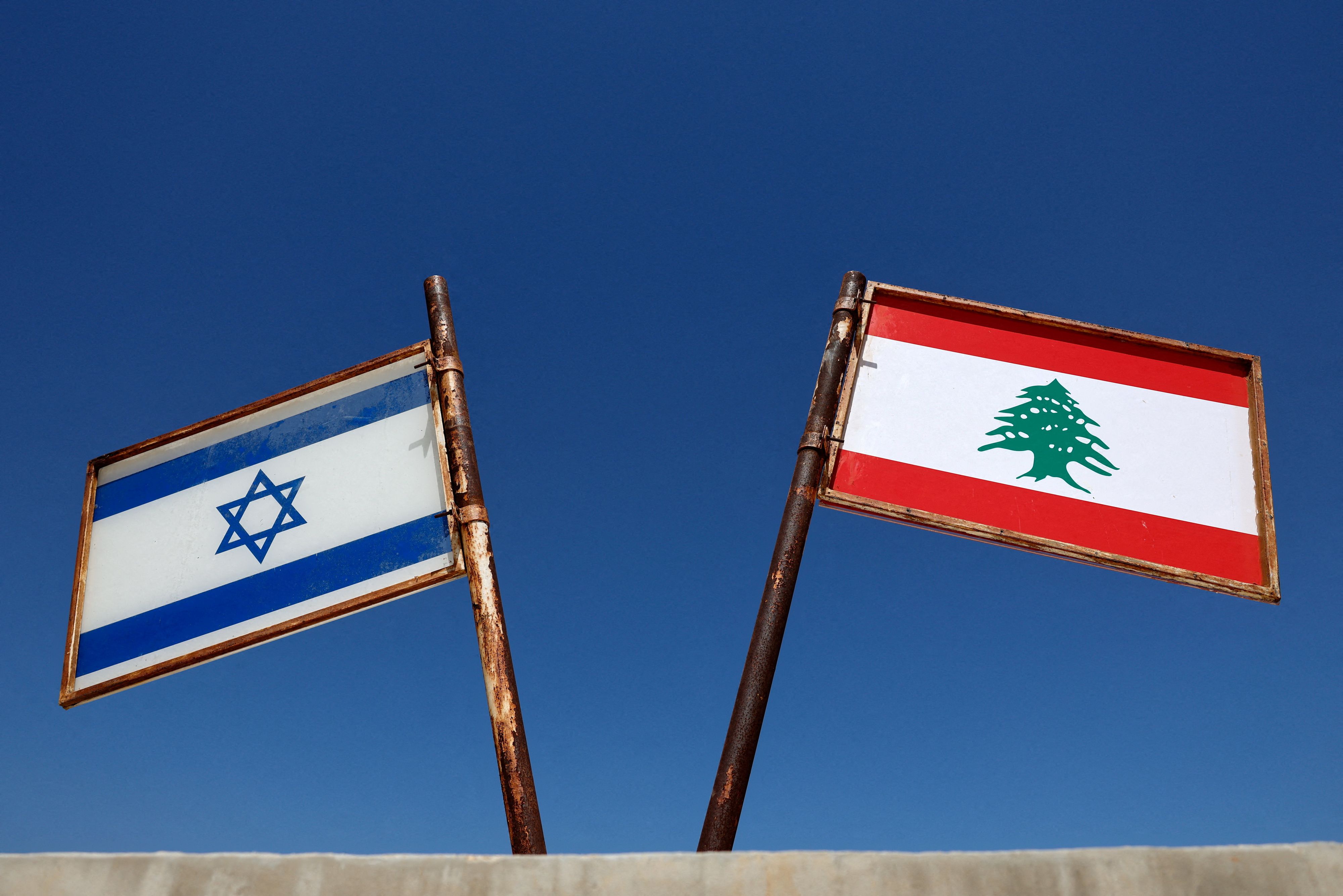 Die libanesische Armee hat nach US-Angaben damit begonnen, die Kontrolle über drei Dörfer im Süden des Landes vom israelischen Militär zu übernehmen.