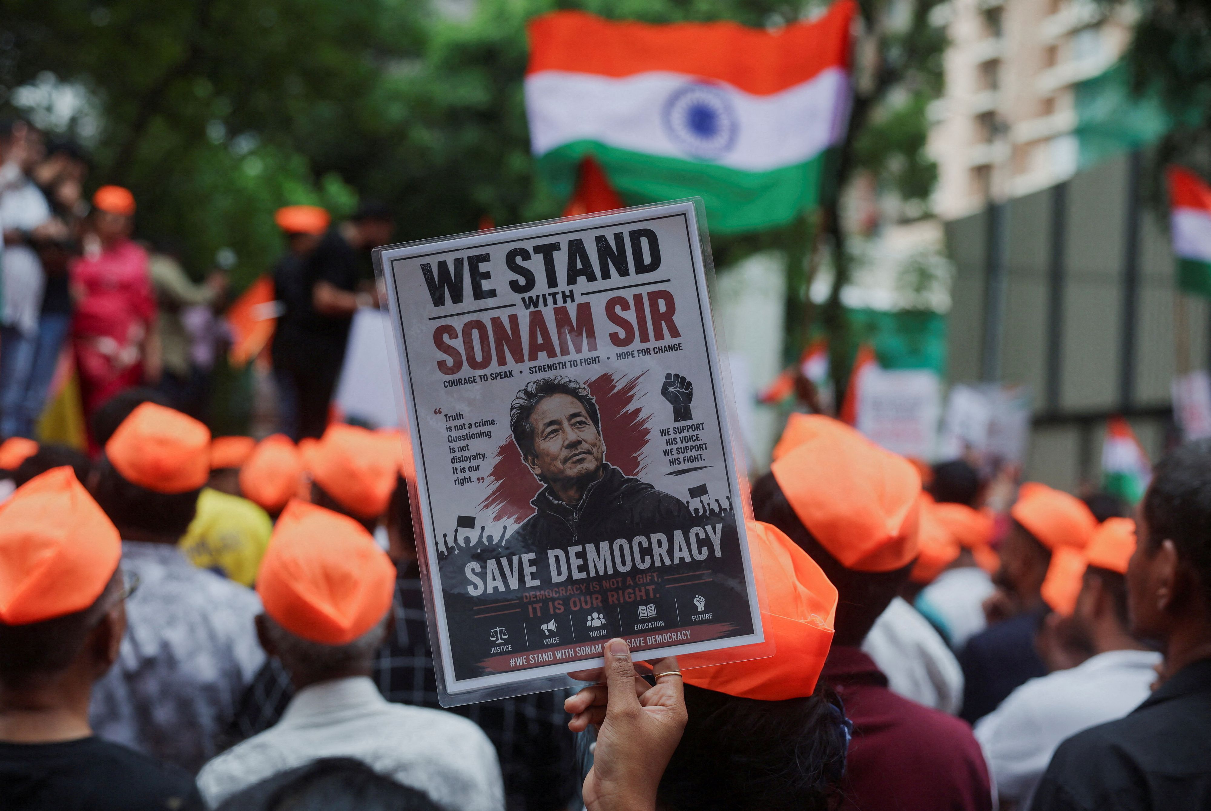 Heute.at - Tausende protestieren in Indien gegen Prüfungs-Skandal