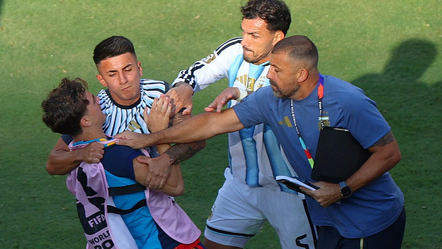 Heute.at - Mega-Sperre für Paredes nach Prügelei im WM-Finale