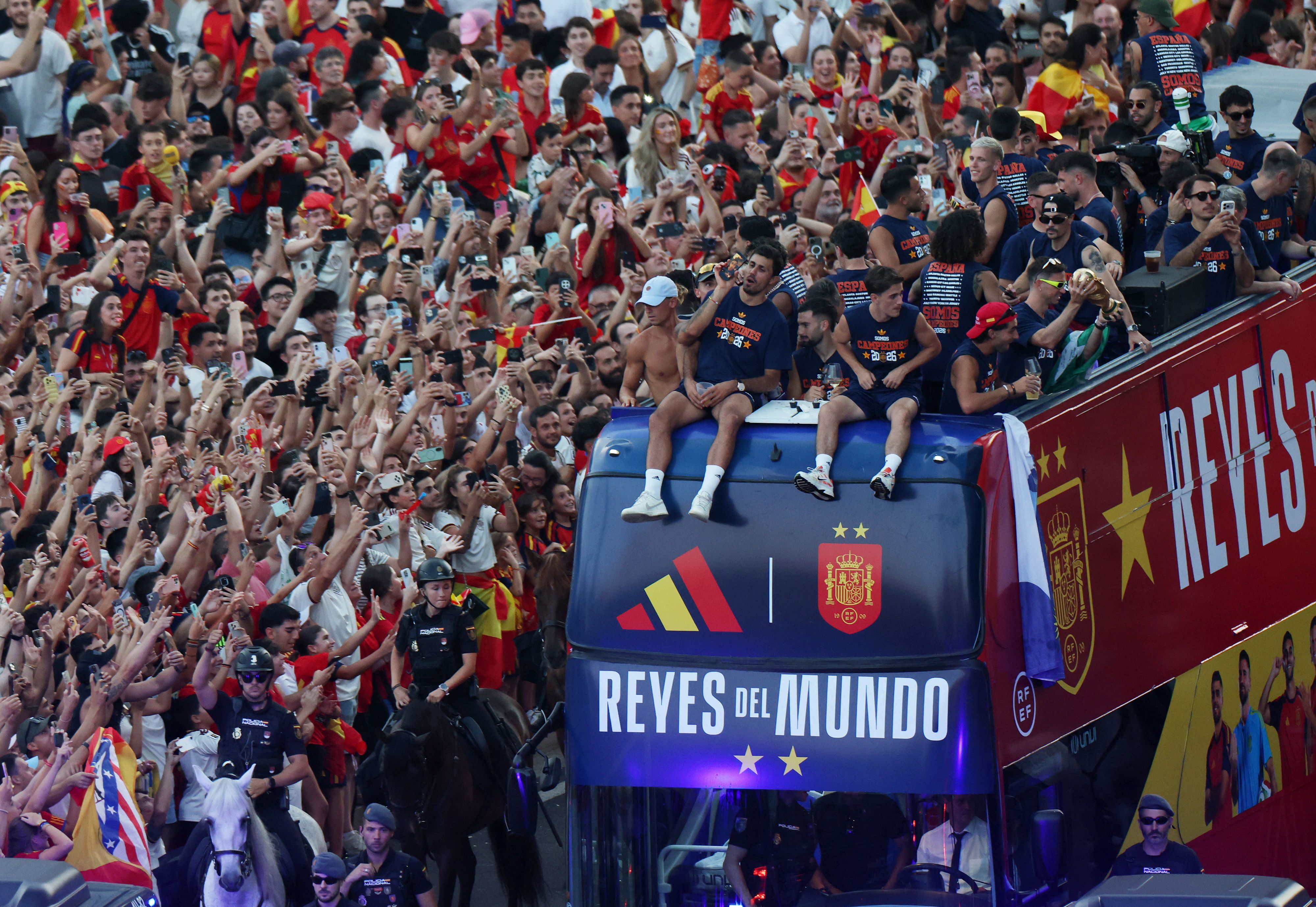 Die Spanien-Helden werden von ihren Fans in Madrid gefeiert.