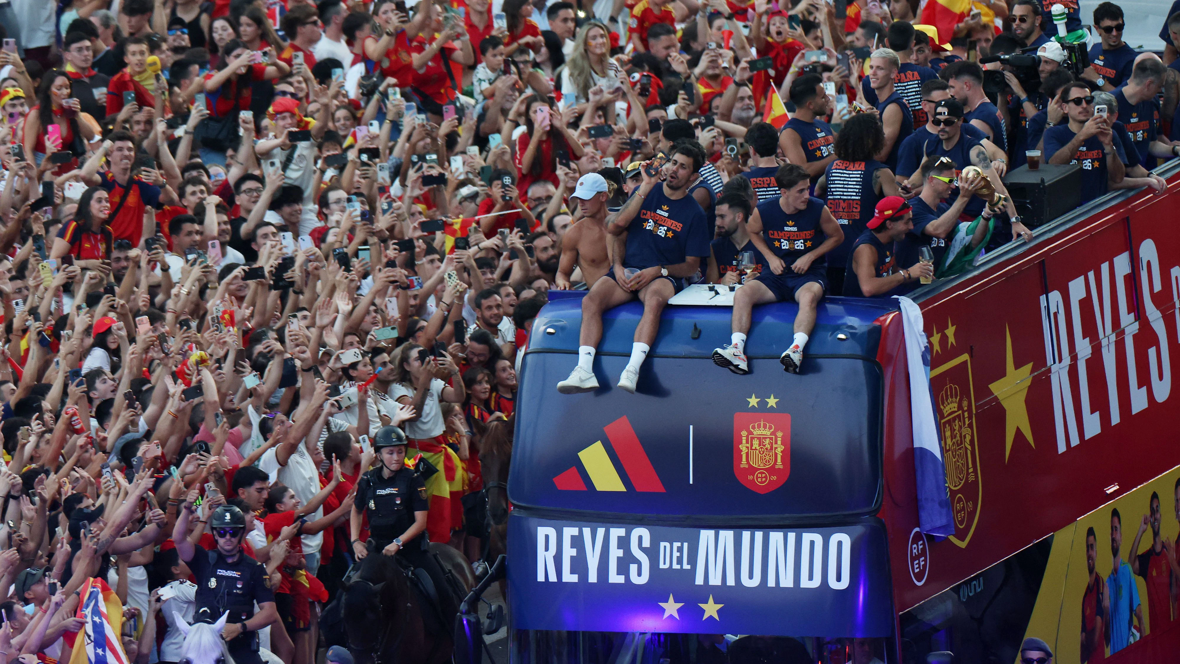 Die Spanien-Helden werden von ihren Fans in Madrid gefeiert.