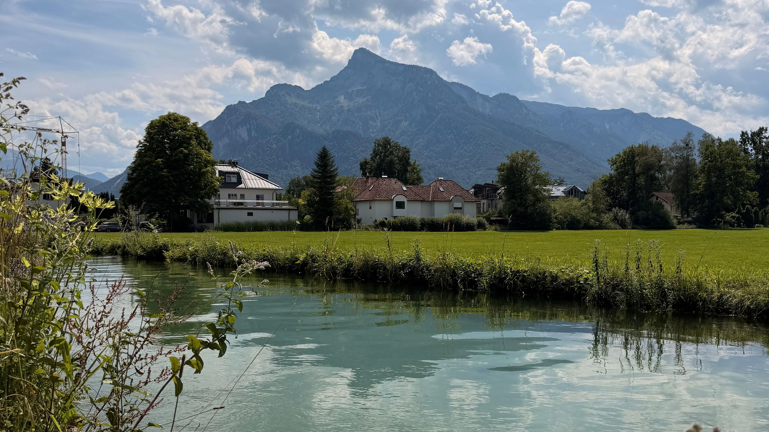 Für viele Stadtsalzburger ist der Almkanal im Sommer Anlaufstelle Nummer 1 zum Abkühlen. 