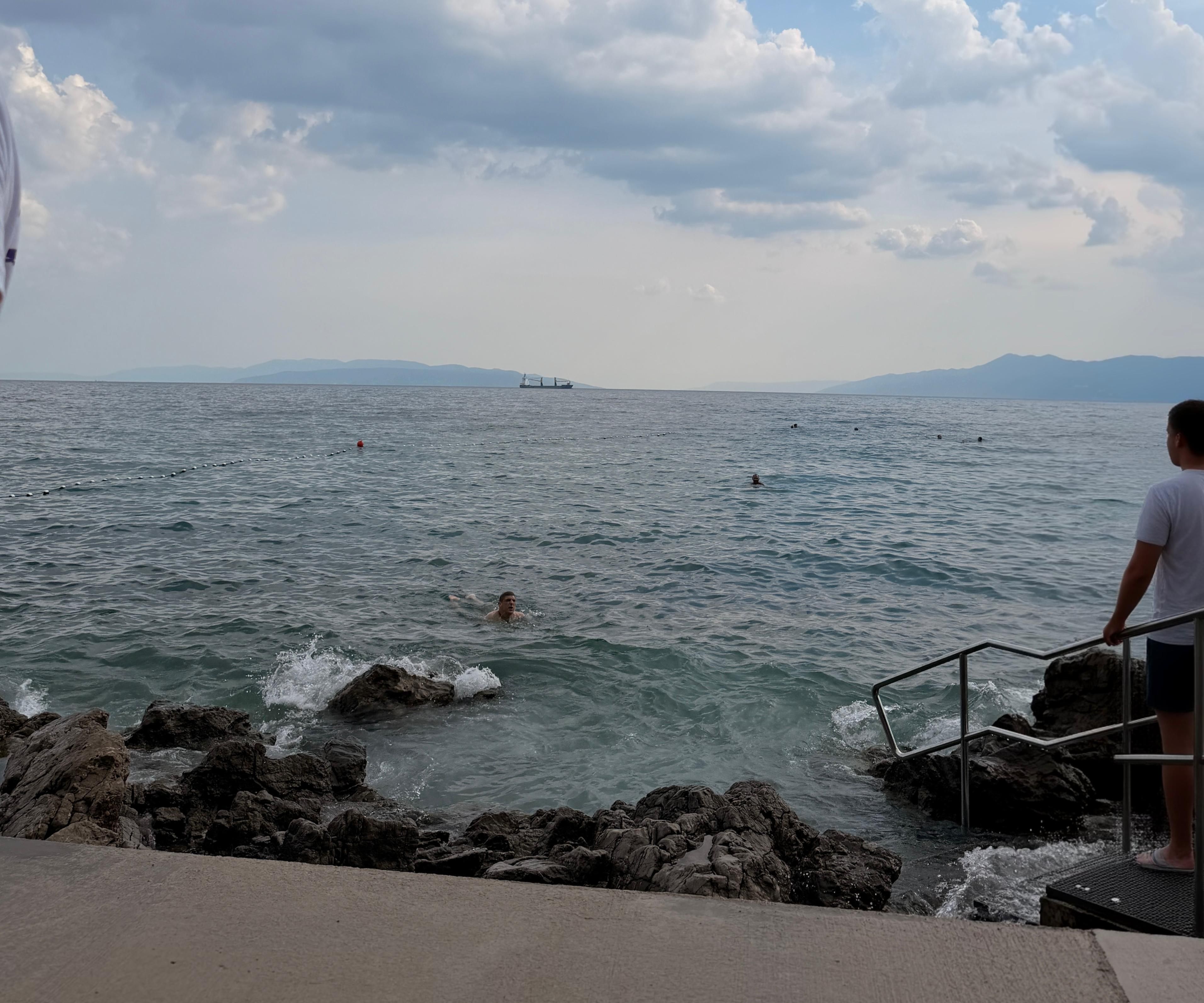 Heute.at - Meteo-Tsunami überflutet kroatische Adria-Orte