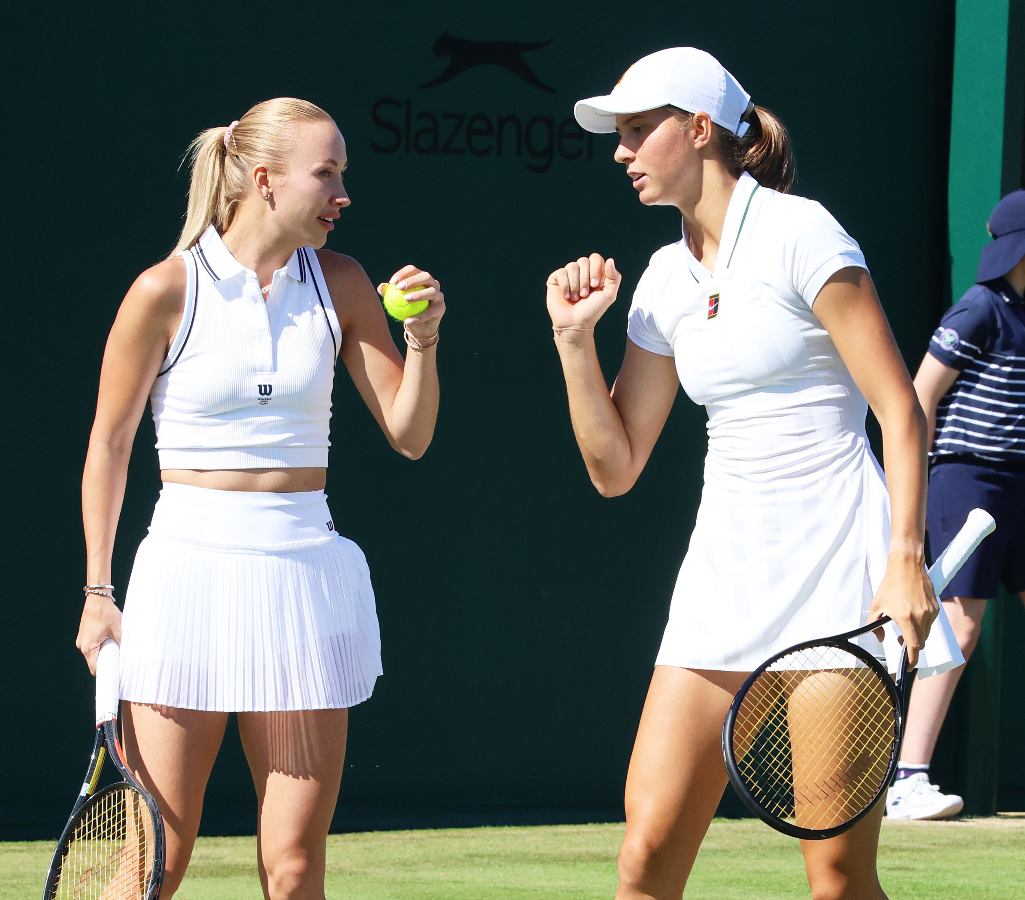 Österreichs Stars Anastasia Potapova und Lilli Tagger