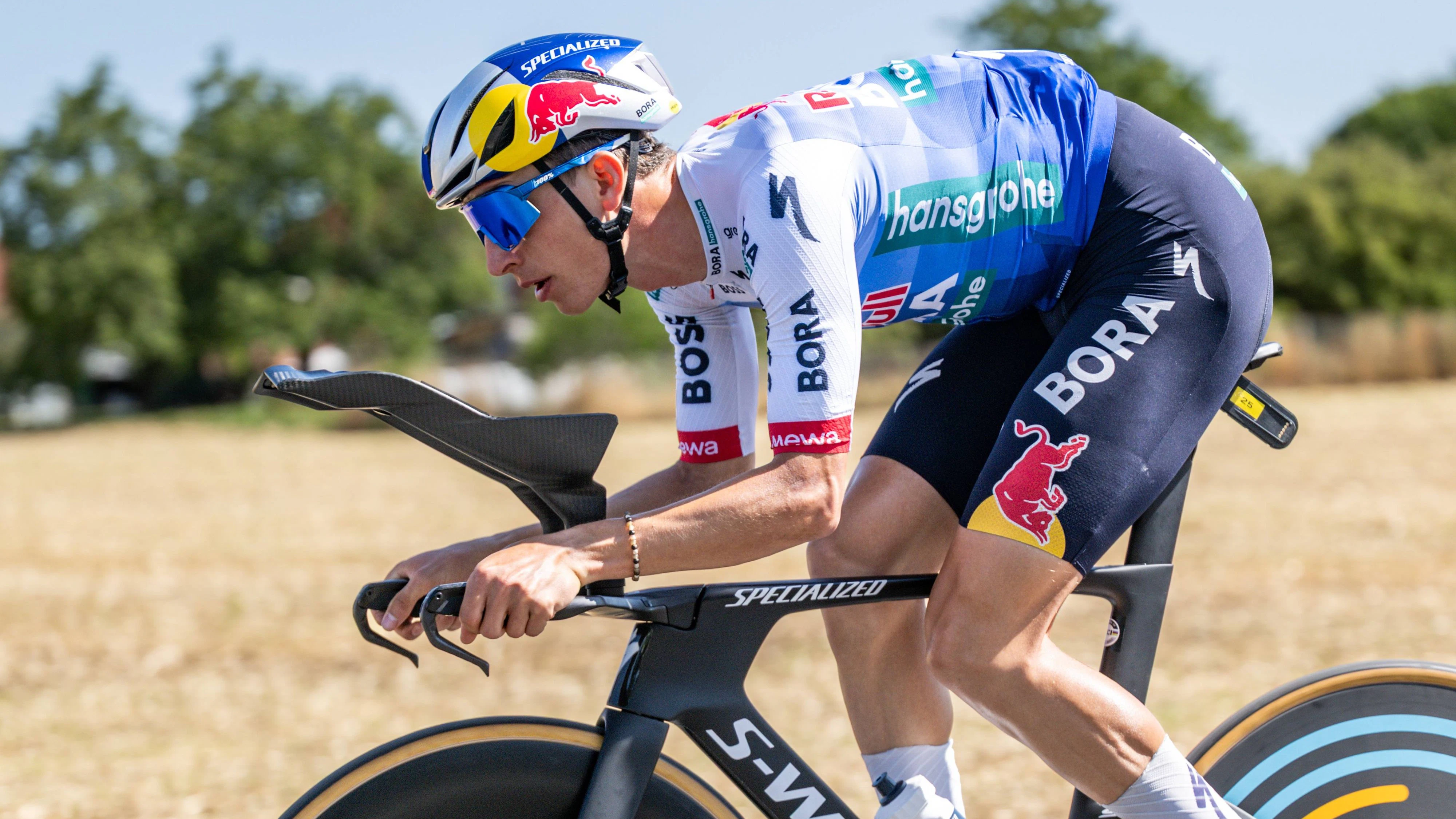 Der deutsche Top-Radfahrer Florian Lipowitz stürzte, verletzte sich schwer. 