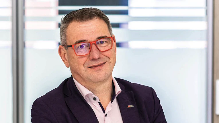 Heute.at - Kündigung zu spät zugestellt – 5.300 € für Kassierin