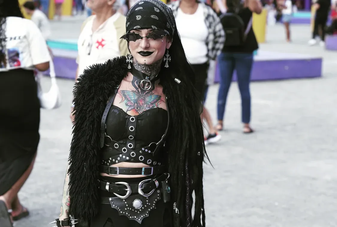 Ulissias Marcelli begeisterte ihre Fans mit düsterer Ästhetik und spektakulären Feuer-Shows. 
