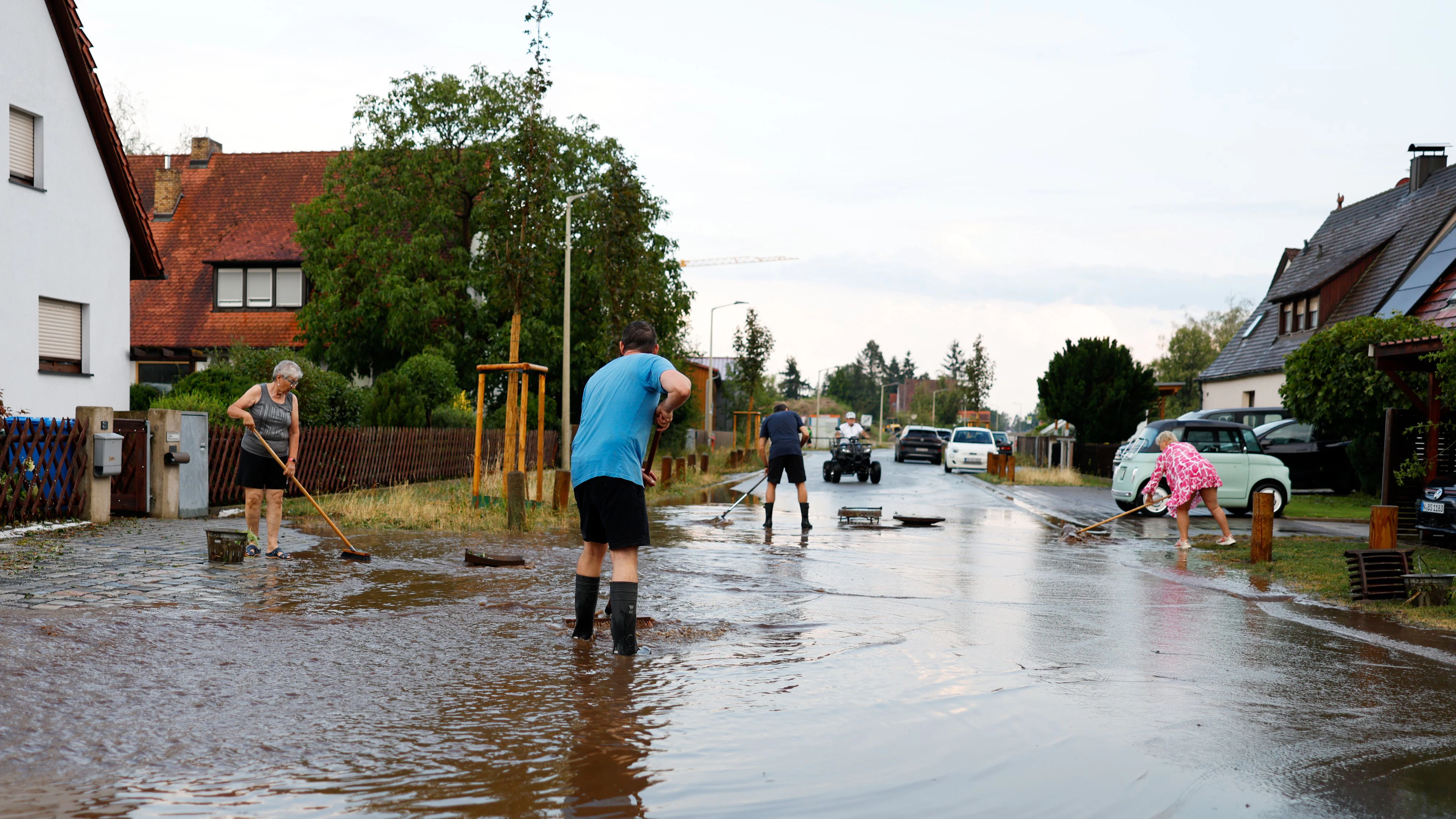 Eine Gewitter-Walze rollt über Österreich.