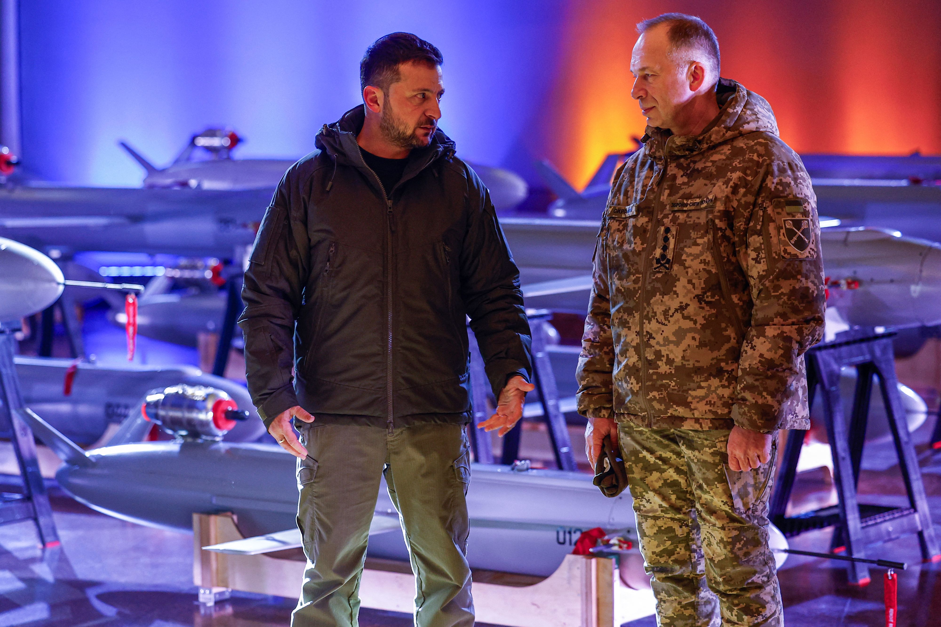 Der ukrainische Präsident Wolodymyr Selenskyj entlässt Armeechef Oleksander Syrskyj.