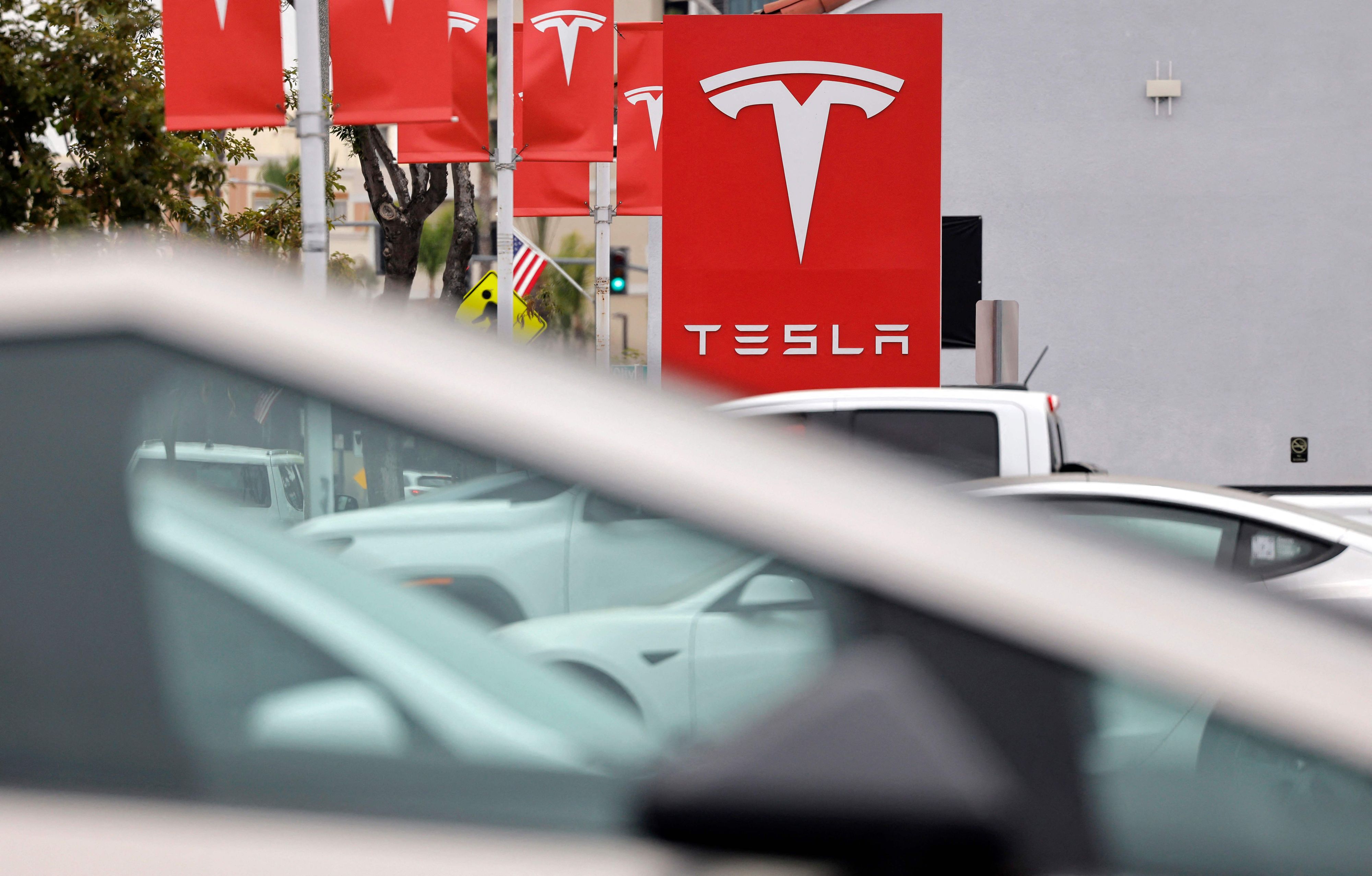 Tesla-Kunden fühlen sich getäuscht - eine Kanzlei startet jetzt eine Sammelaktion.