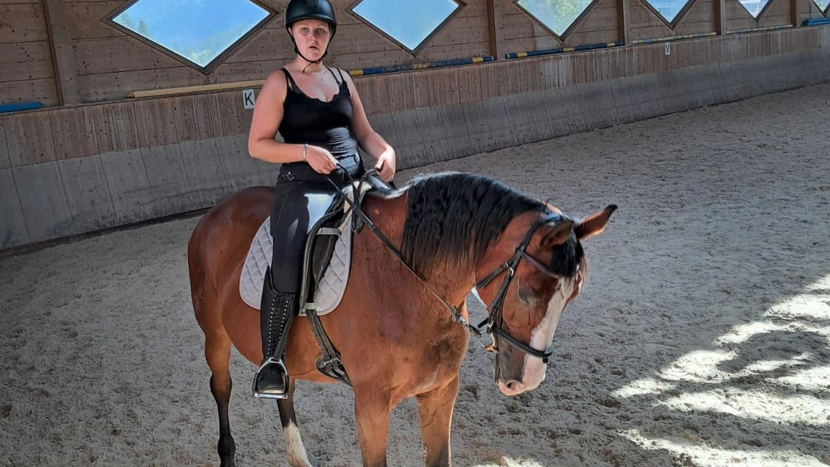 Sogar behutsames Reittraining konnte nach viel Muskelaufbau gestartet werden. 