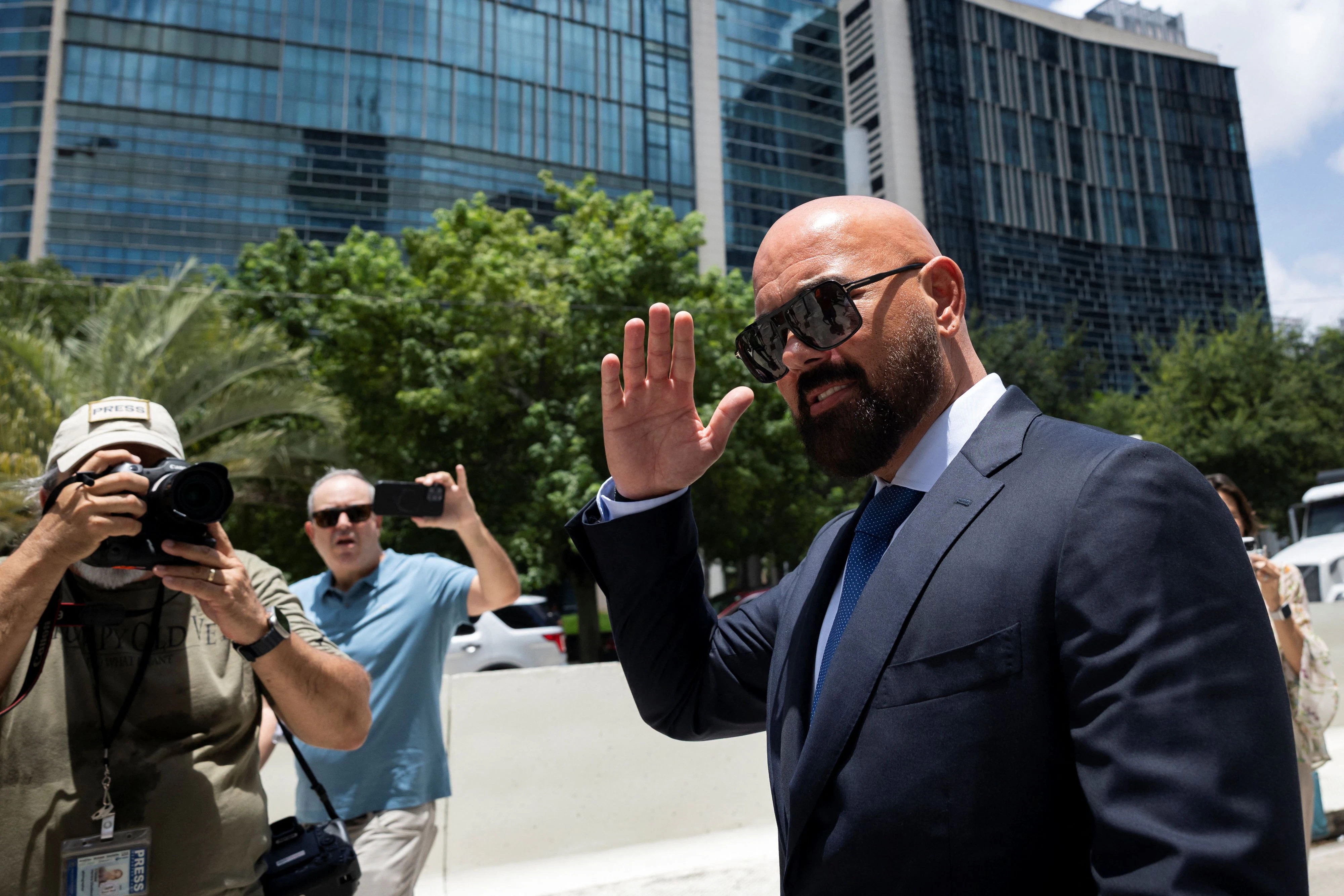 Sieht aus wie der dritte Tate-Bruder: Joseph D. McBride, der Rechtsanwalt von Andrew und Tristan Tate, am Montag in Florida