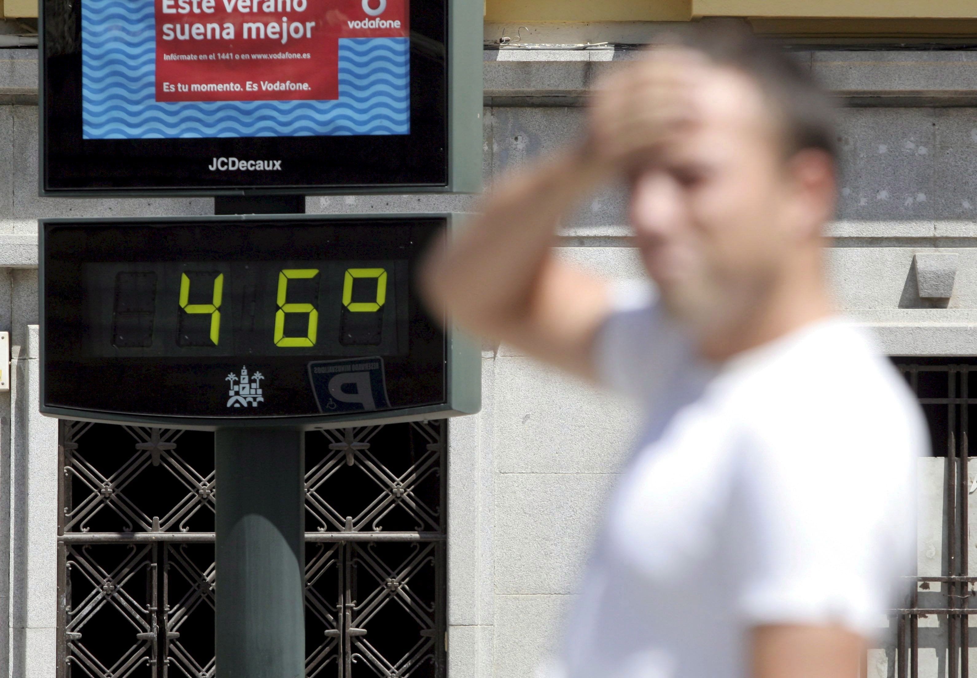 Spanien erlebt eine extreme Hitzewelle mit Temperaturen über 40 Grad. In Teilen Andalusiens gilt die Warnstufe Rot.