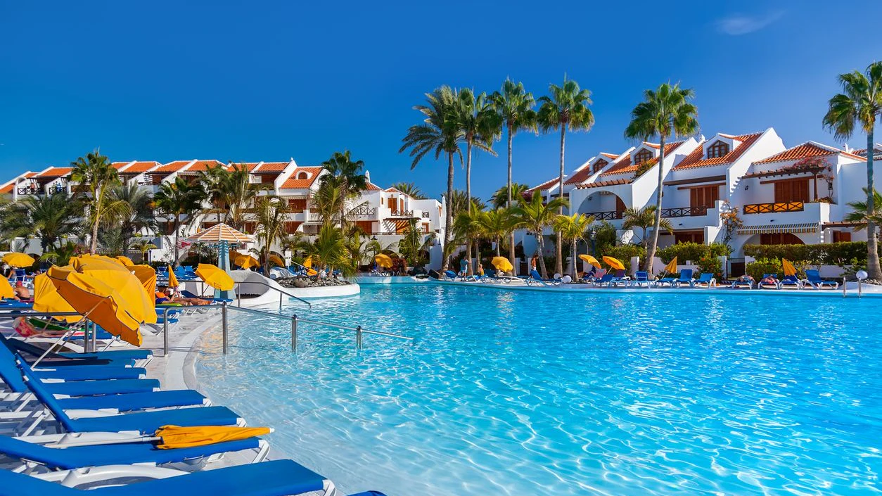 Heute.at - Von Hotelpool vergiftet – 60 Urlauber im Spital