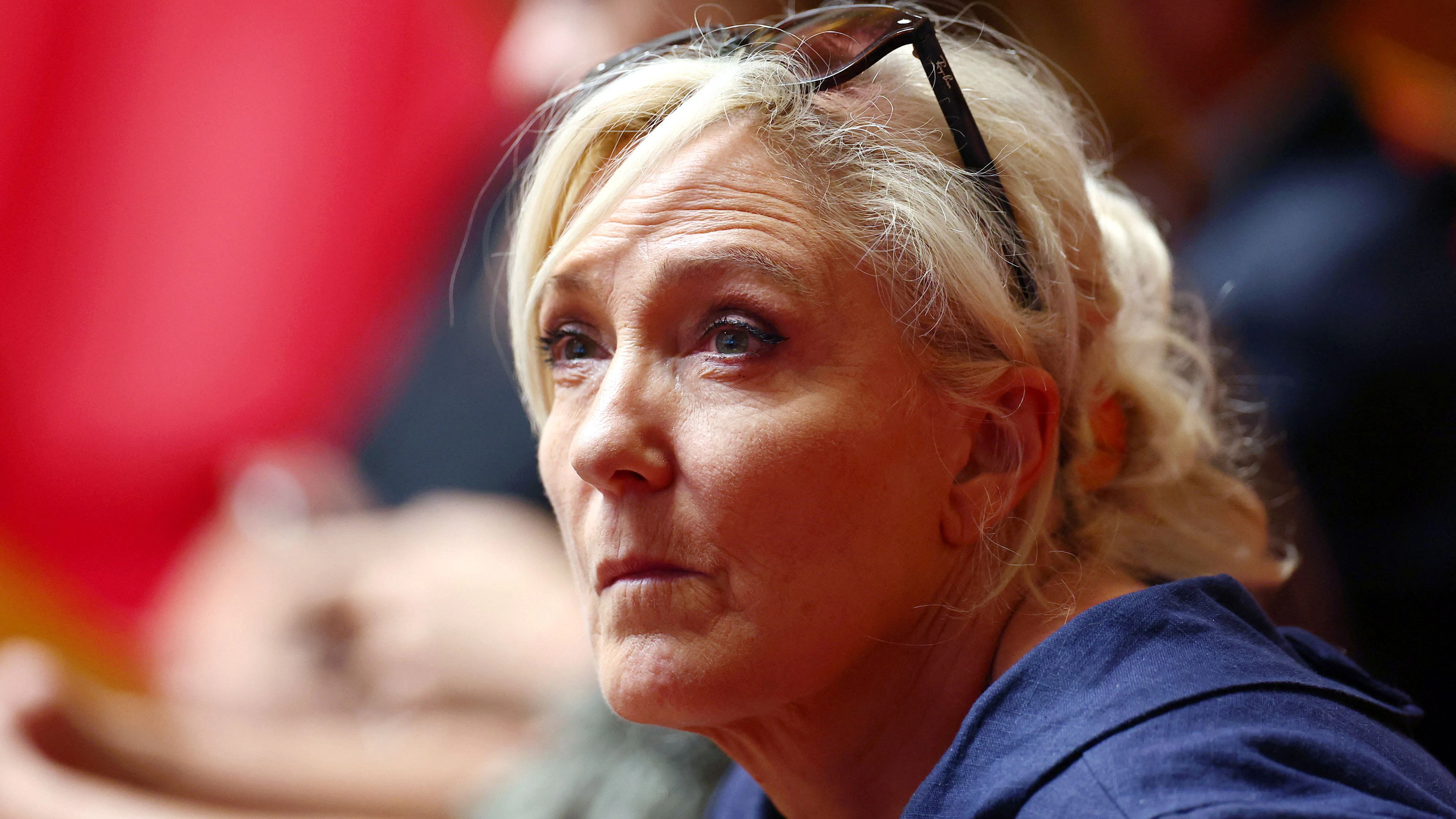 Rechtspolitikerin Marine Le Pen geht gegen ihre Verurteilung in einem Veruntreuungsprozess vor. 