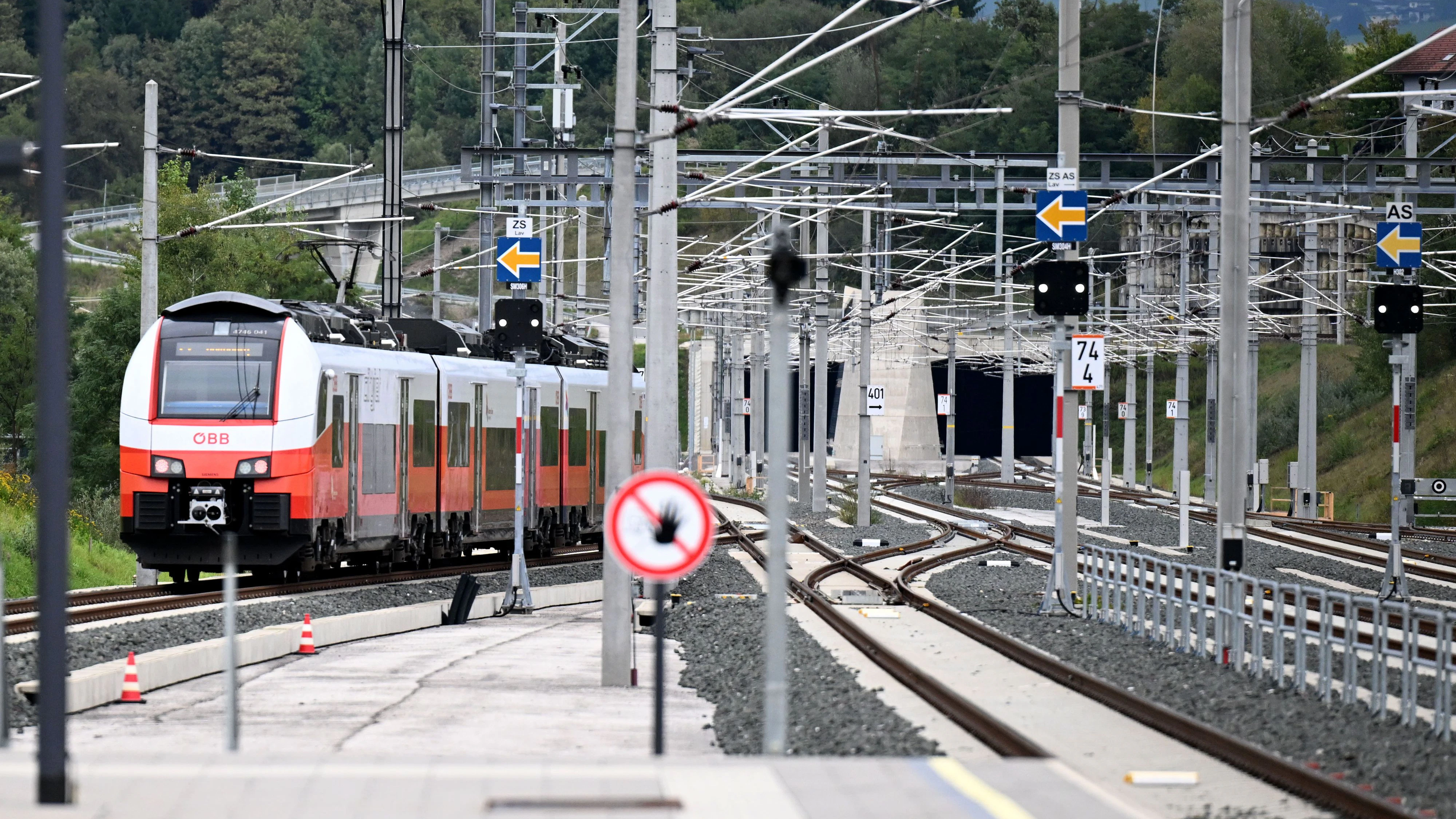 Heute.at - Koralmtunnel gesperrt! Train-Surfer ausgeforscht