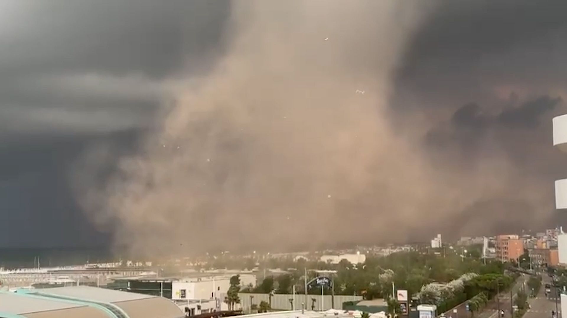 Heute.at - Tornado, Monster-Hagel! Wetter-Wahnsinn in Italien