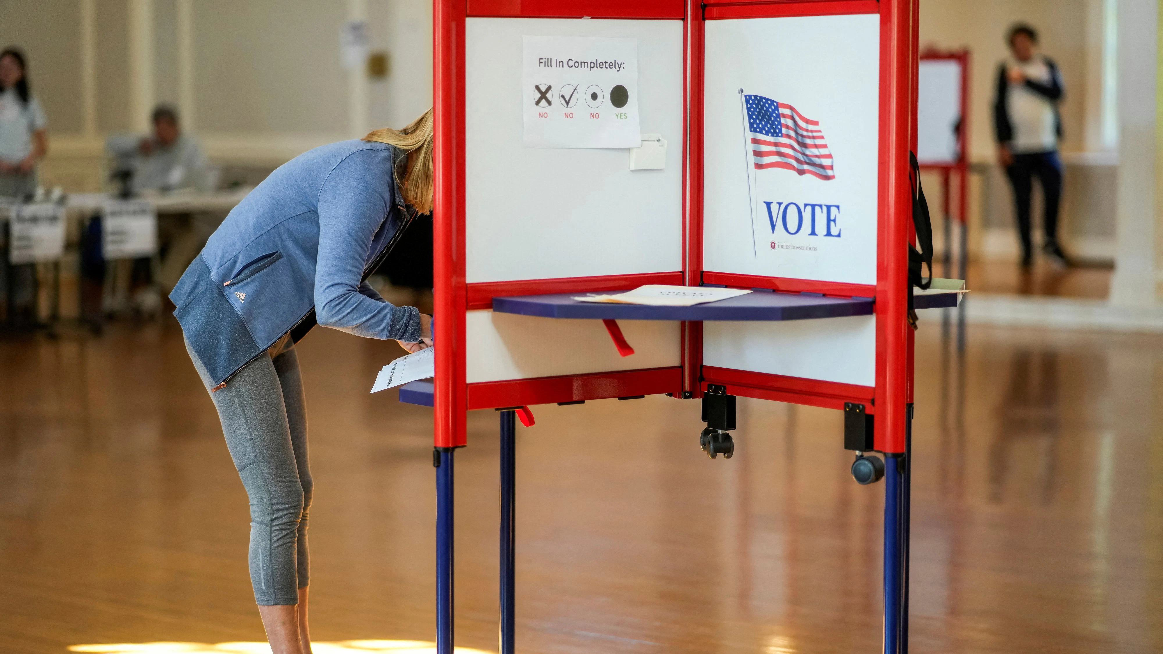 FILE PHOTO: A person votes during the New Jersey primary elections for U.S. Congress, in Glen Ridge, New Jersey, U.S., June 2, 2026. REUTERS/Eduardo Munoz/File Photo