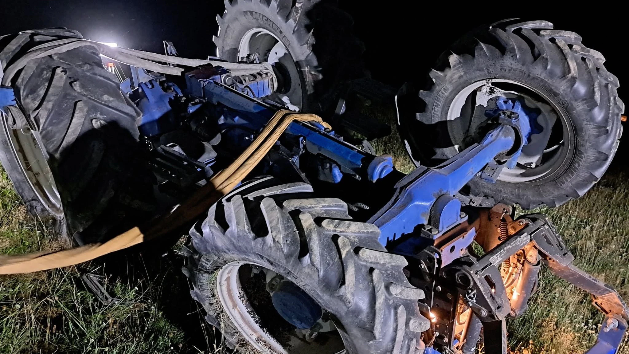 Heute.at - Traktor-Überschlag in steilem Gelände – Lenker verletzt