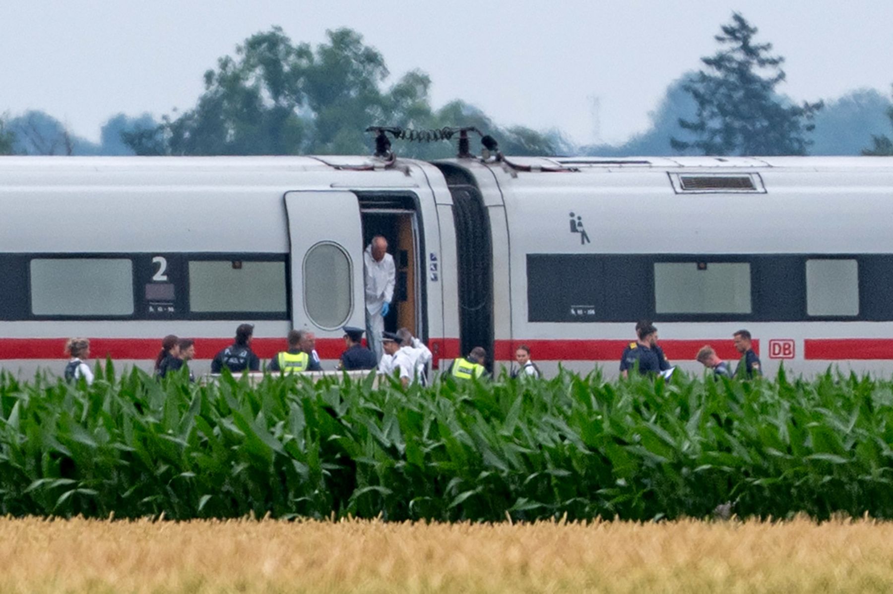 Der junge Mann verletzte bei dem Angriff im Zug mehrere Personen.