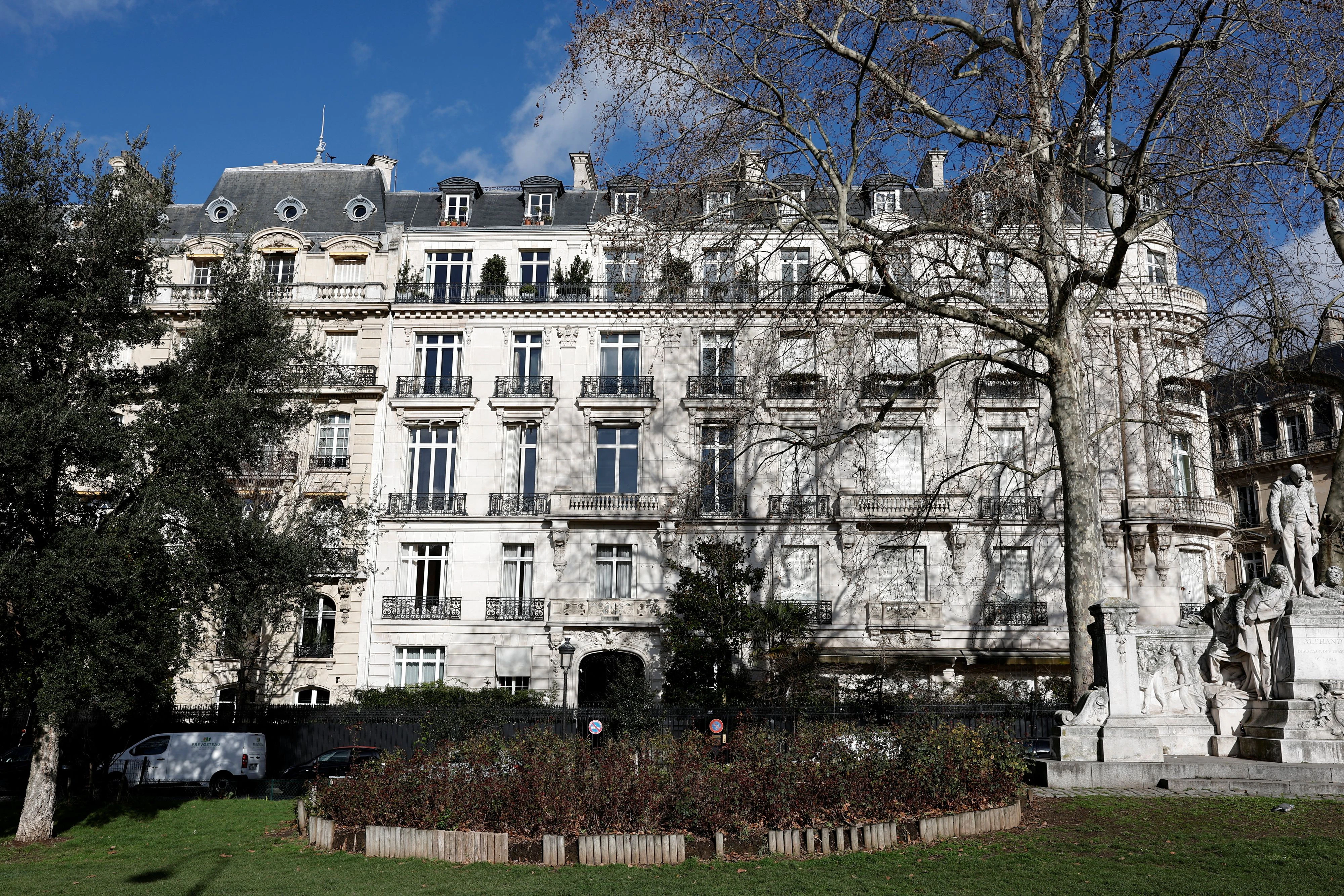 In diesem Wohnhaus in der vornehmen Avenue Foch in Paris besaß Jeffrey Epstein ein 16-Zimmer-Apartment