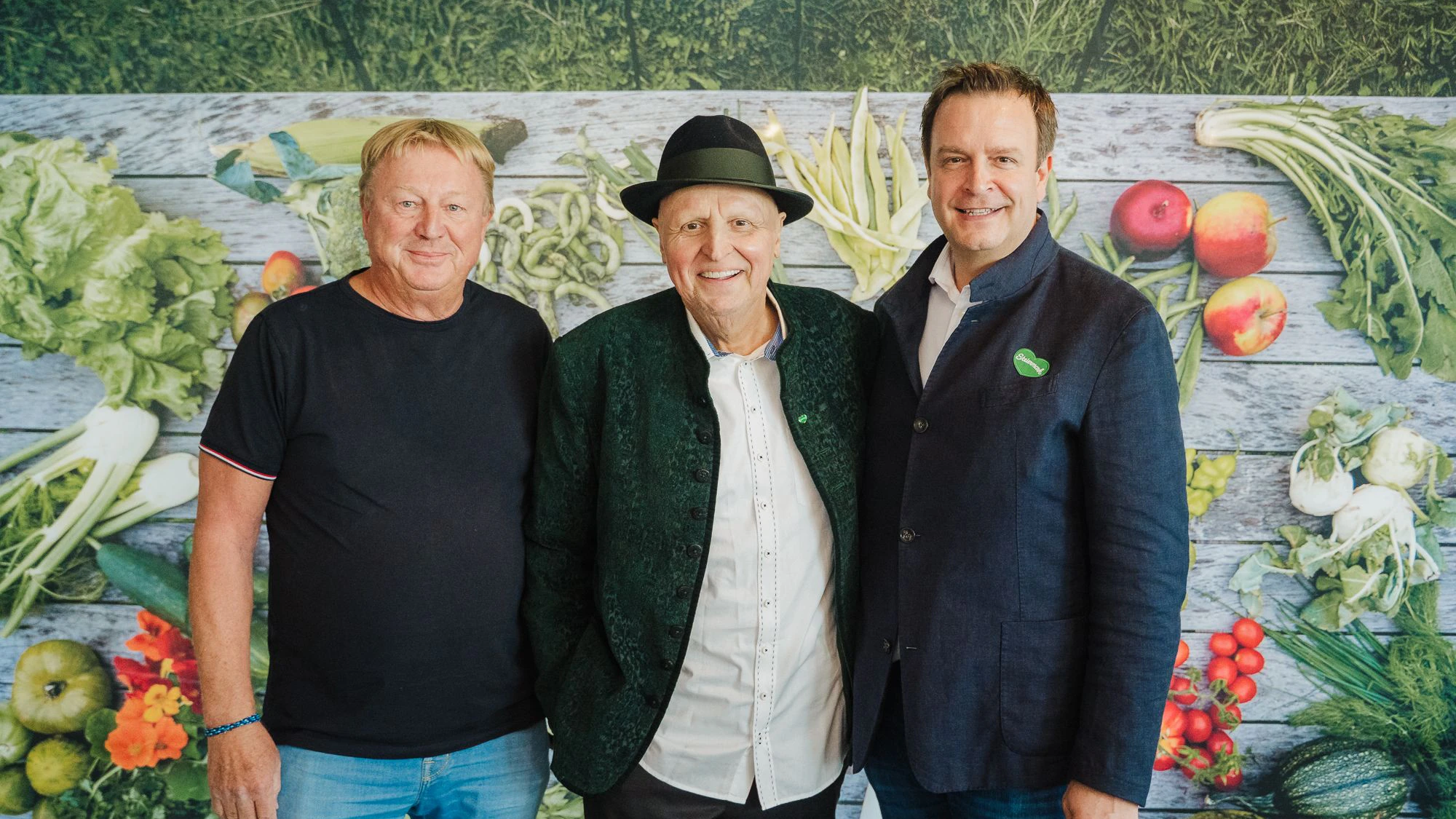 Johann Lafer (m.) neben den bekannten steirischen Gastronomen Robert und Franz Grossauer.