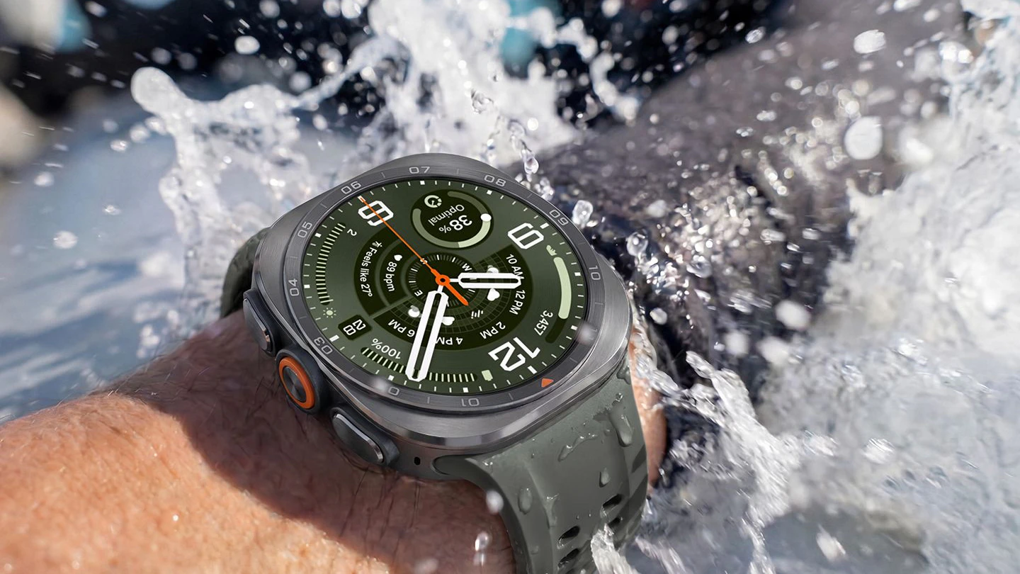 Die Galaxy Watch Ultra2 erfüllt die Schutzklasse IP69K, ist bis 10 ATM wasserdicht und besitzt eine EN13319-Zertifizierung.
