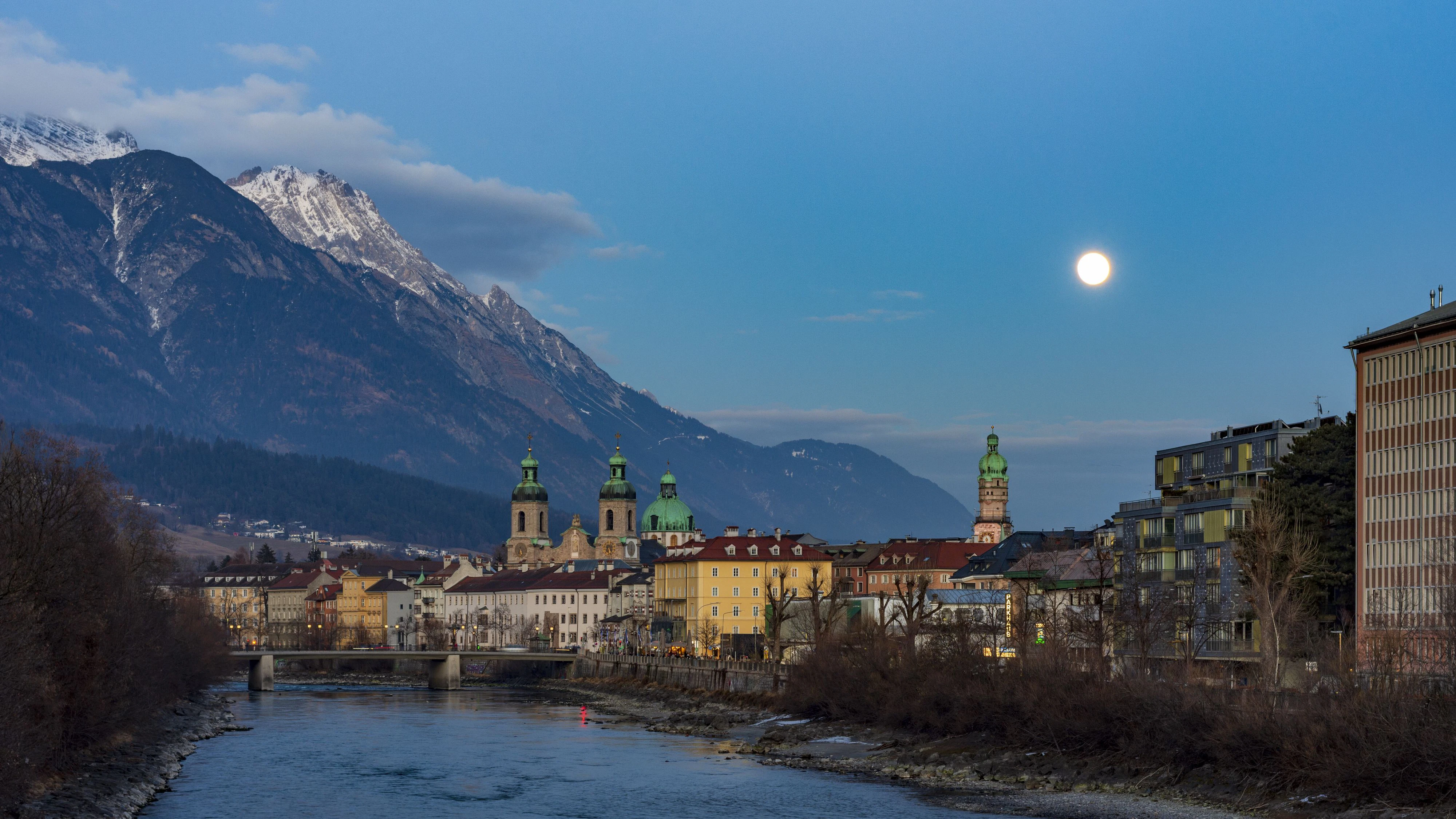 Heute.at - Drama am Inn! Mann unterkühlt aus Fluss gerettet