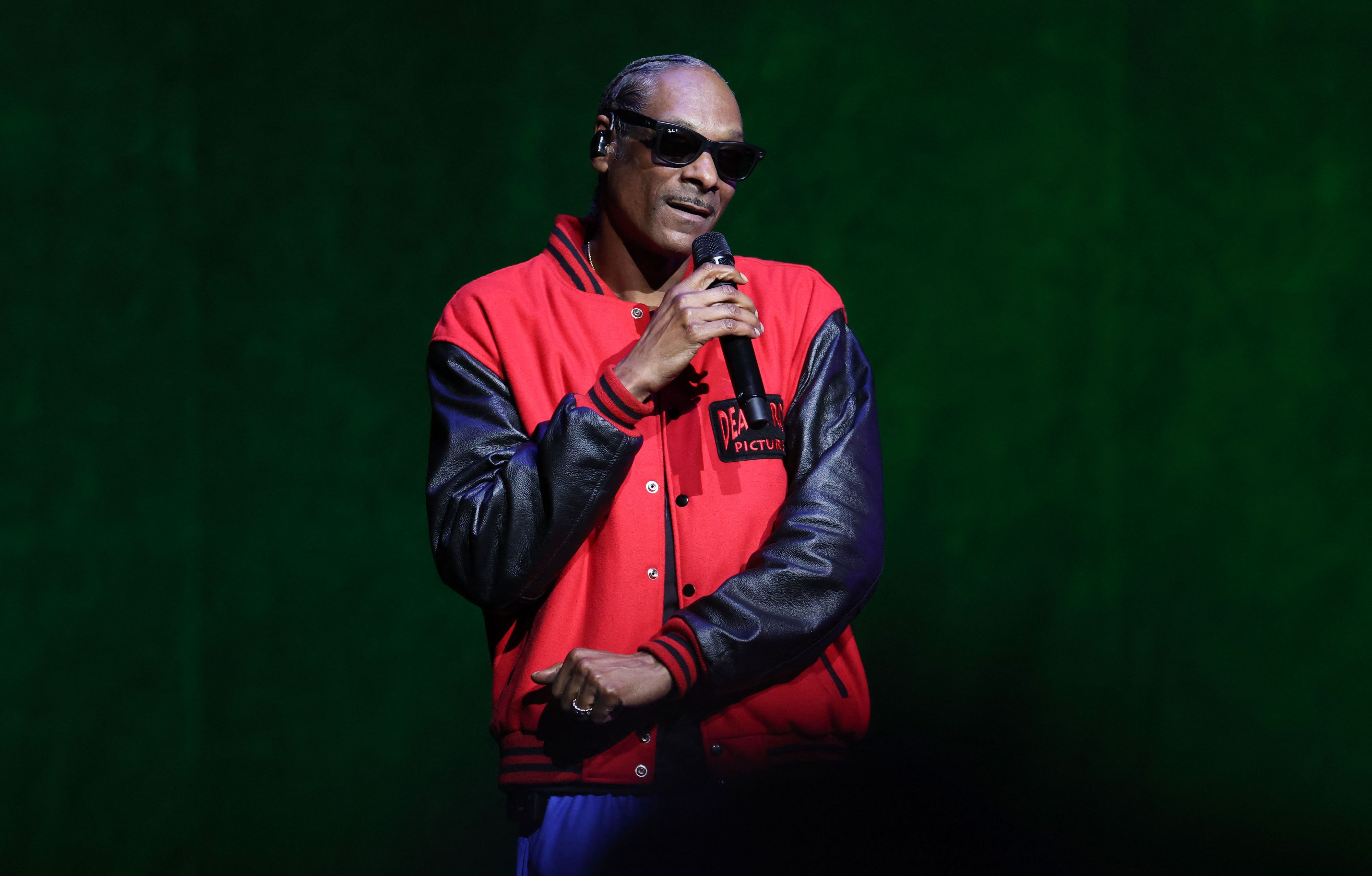 In der Biopic rund um Snoop Dogg wird der Aufstieg von Calvin Cordozar Broadus Jr. vom jungen Musiker zur Hip-Hop-Legende erzählt.
