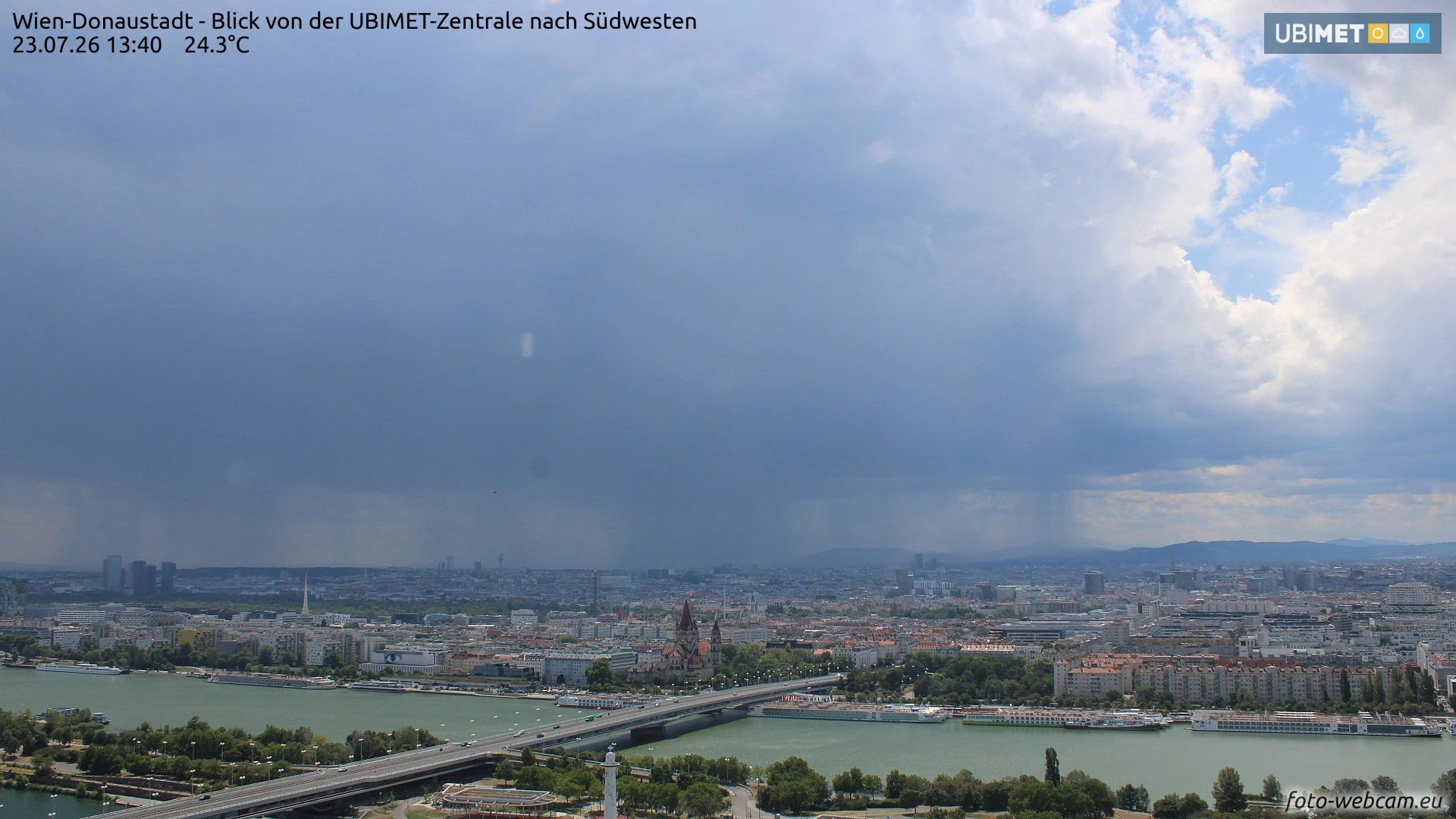 Ein Blick auf das Gewitter, das heute Mittag über Wien gezogen ist. 