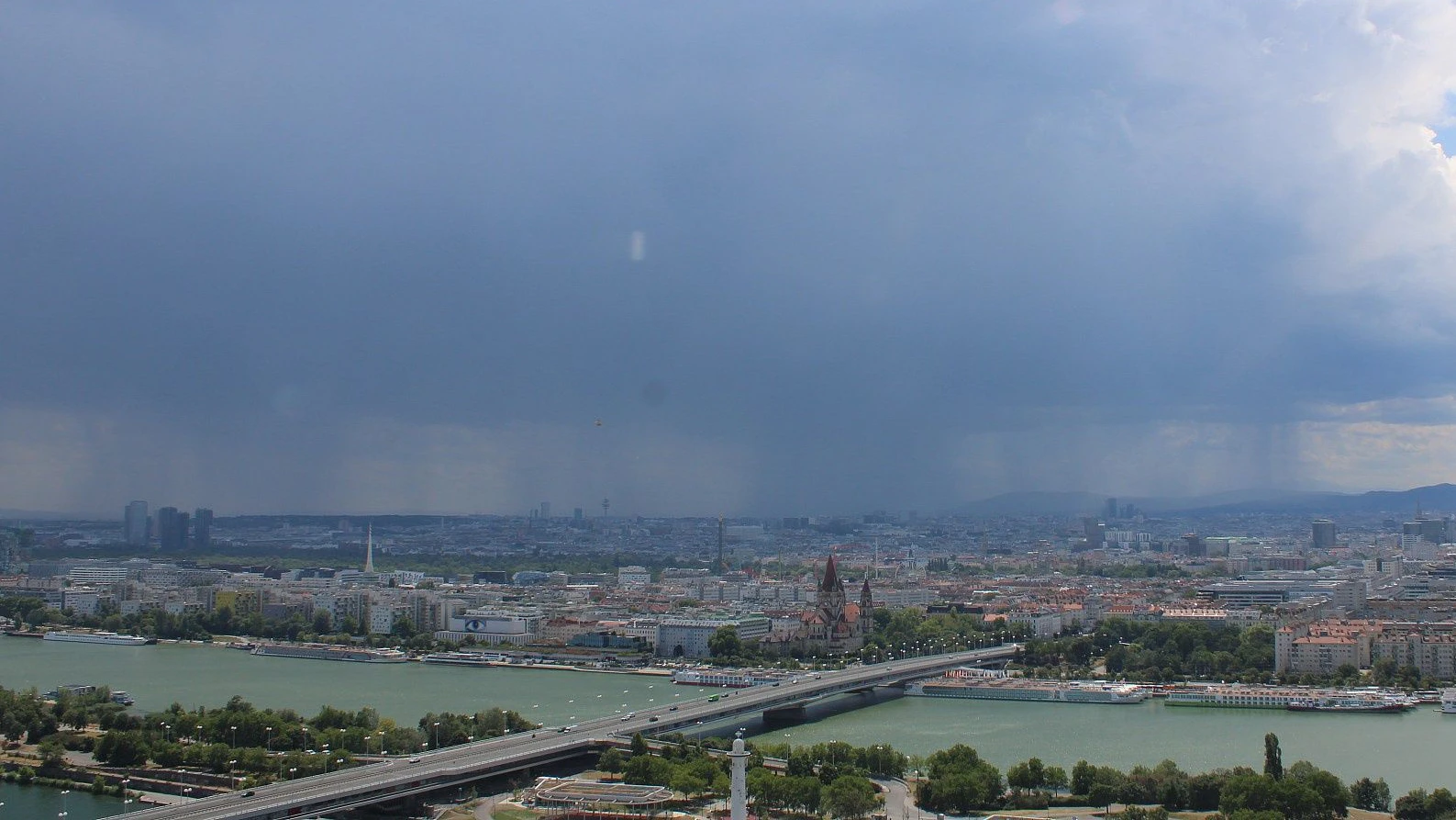 Heute.at - Gewitter im Anmarsch – sie könnten auch Wien treffen