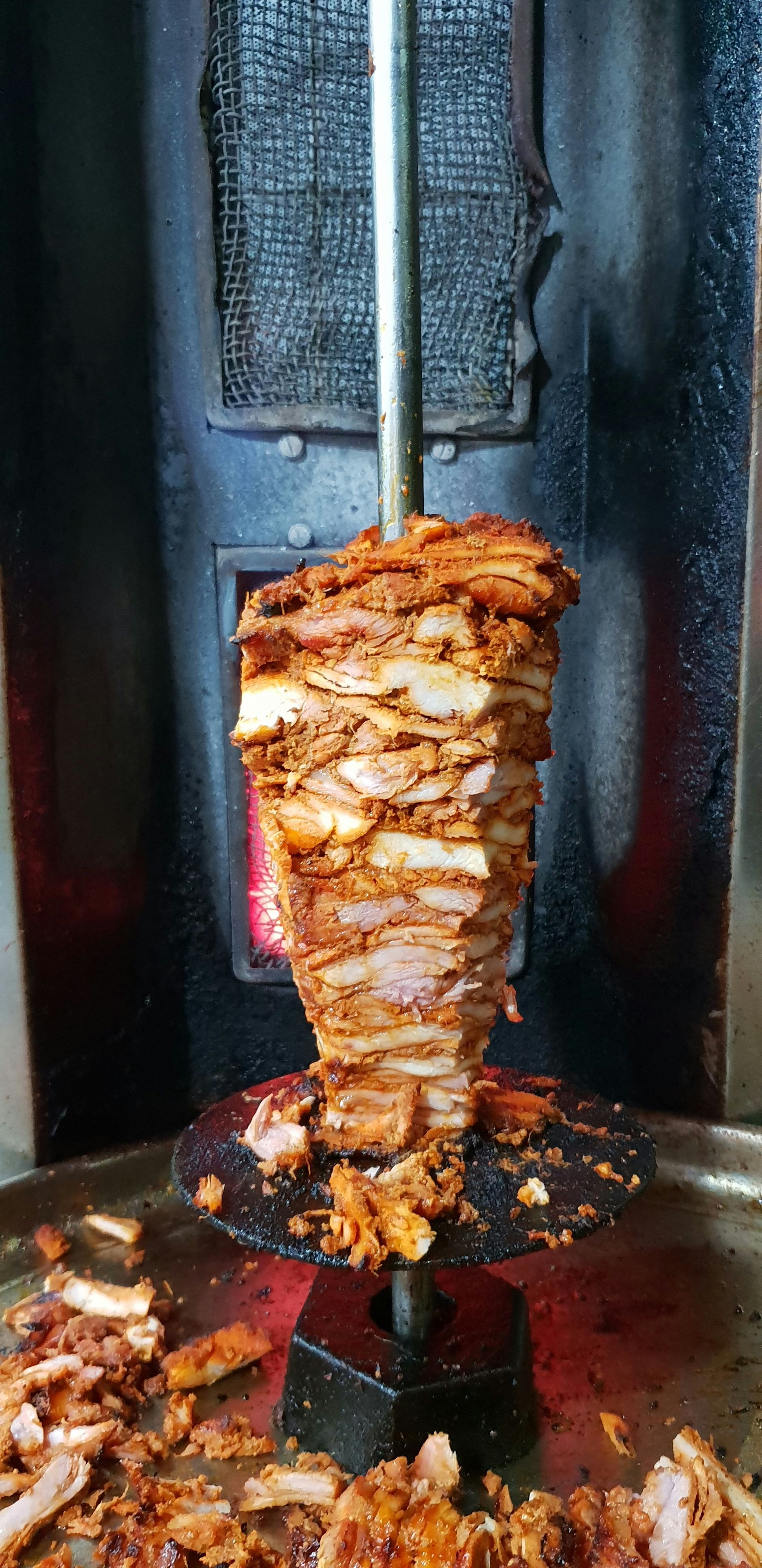Nach dem Verzehr eines Ekel-Kebab erkrankten 27 Personen - ein 63-Jähriger verstarb nach der Salmonellen-Infektion.