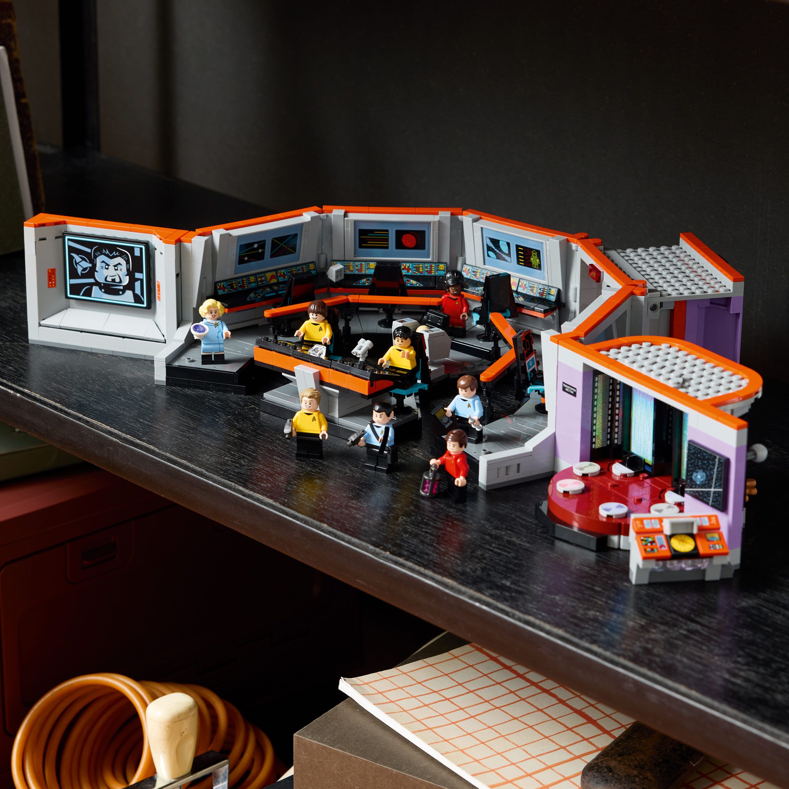 Heute.at - LEGO zeigt Kult-Brücke der Enterprise als neues Modell