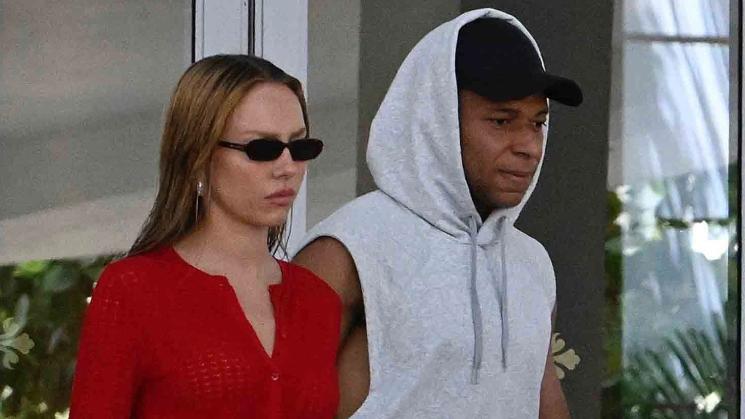 Heute.at - Mbappé zeigt sich nach WM wieder mit Netflix-Schönheit