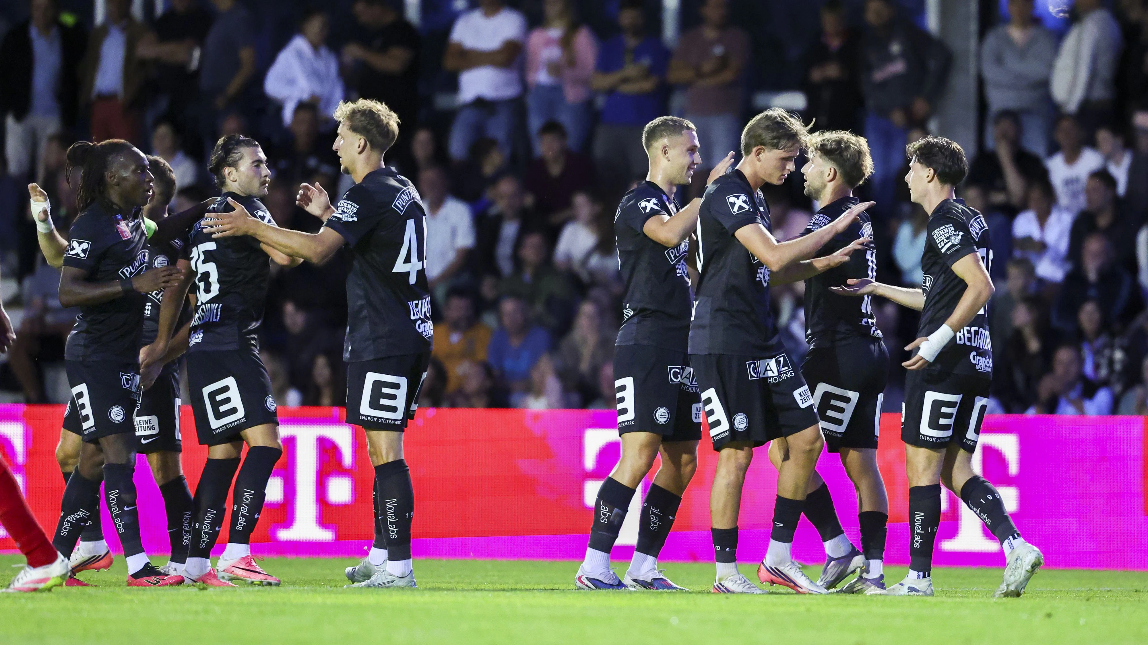 Heute.at - Bundesligisten weiter, Zweitliga-Klub blamiert sich