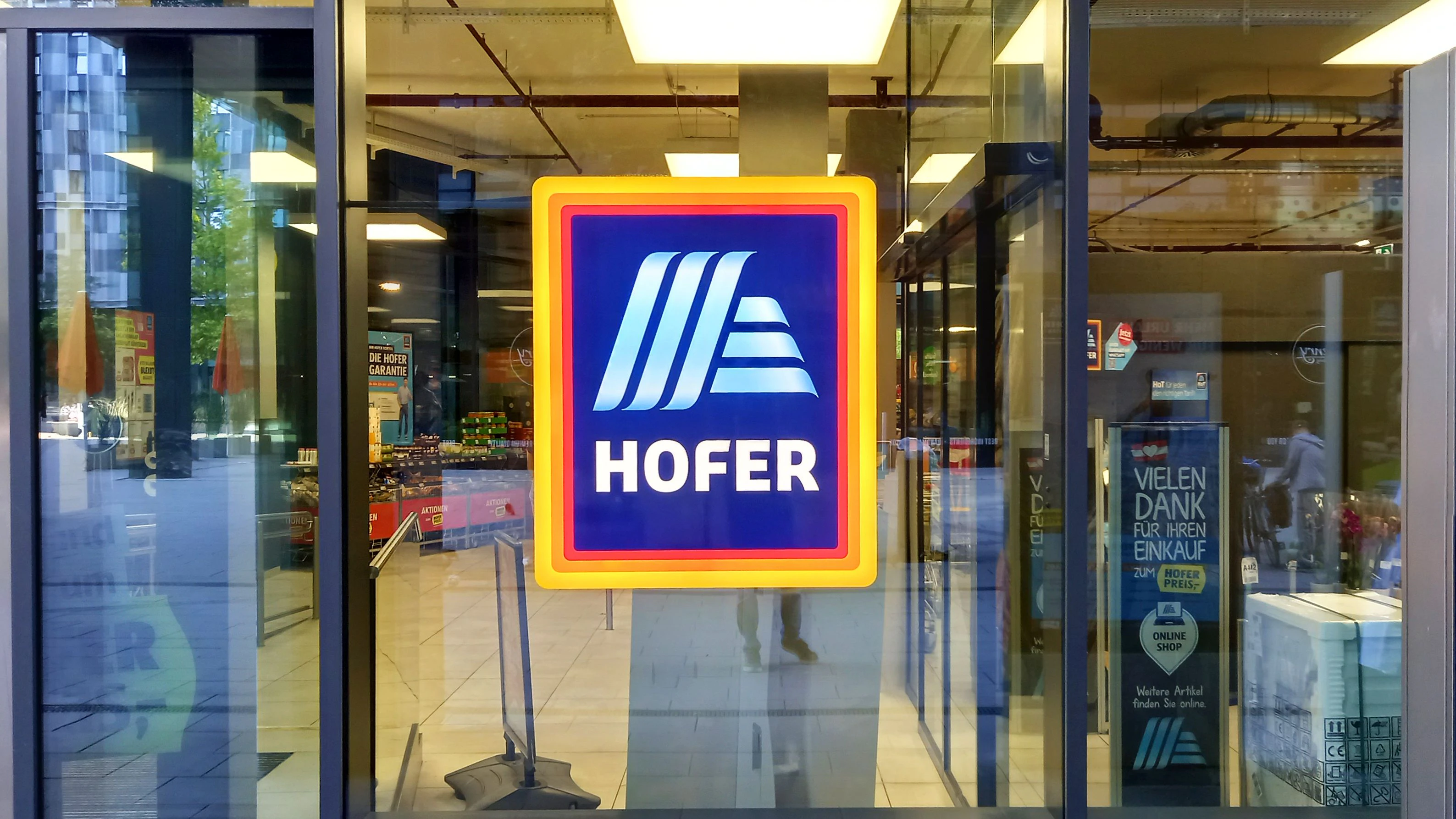 Heute.at - Hofer schickt Kunden ab 27. Juli besondere Nachricht