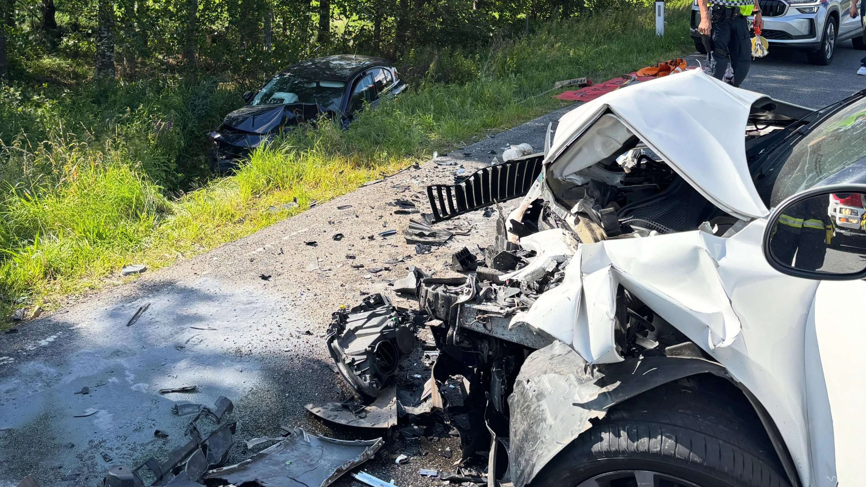 Zwei Frauen wurden bei dem Crash verletzt.