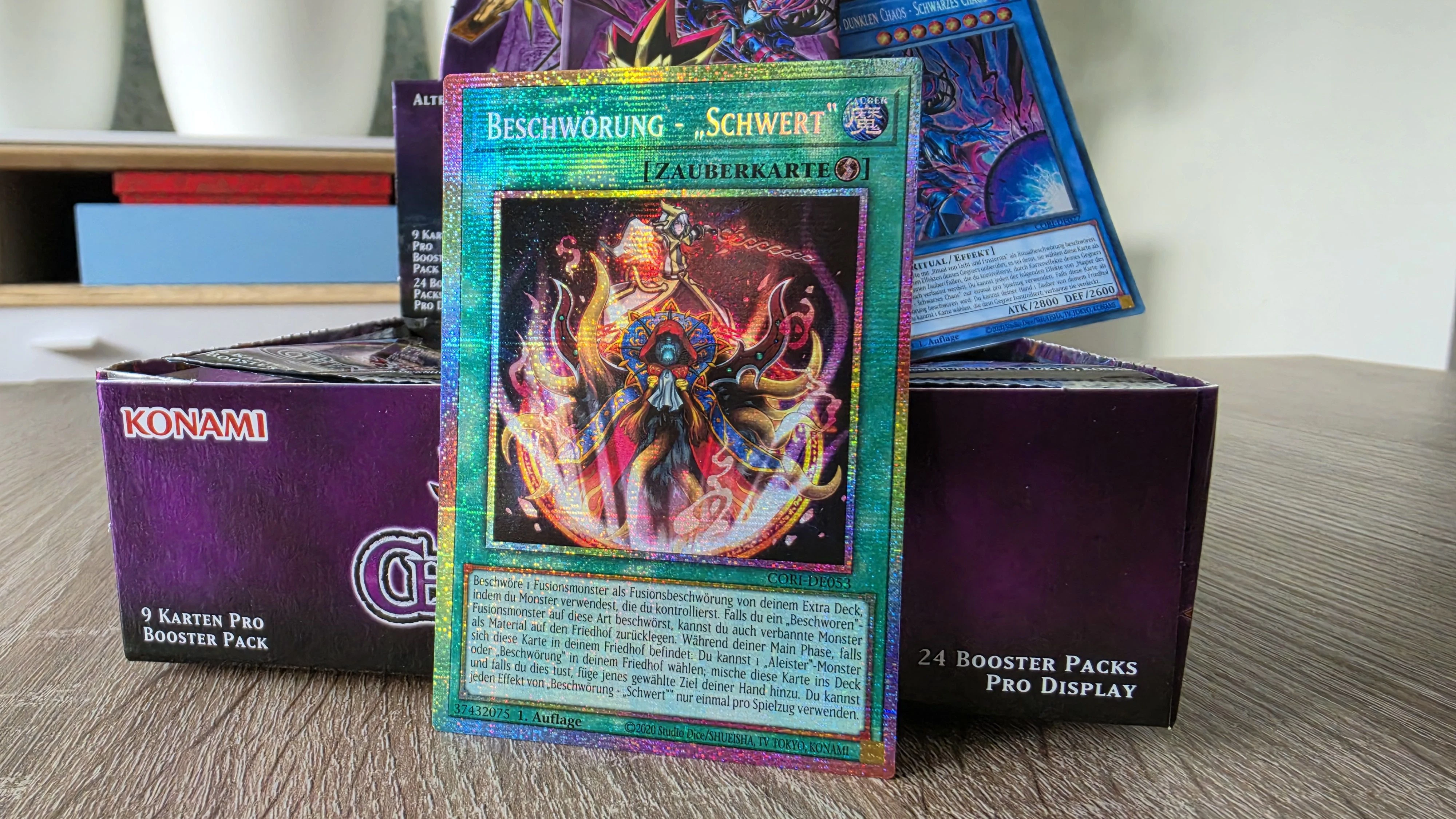 Die neuen Starlight Rares behalten ihre Seltenheit, erhalten aber kräftigere Farben sowie einen auffälligen Regenbogen-Folienrand.