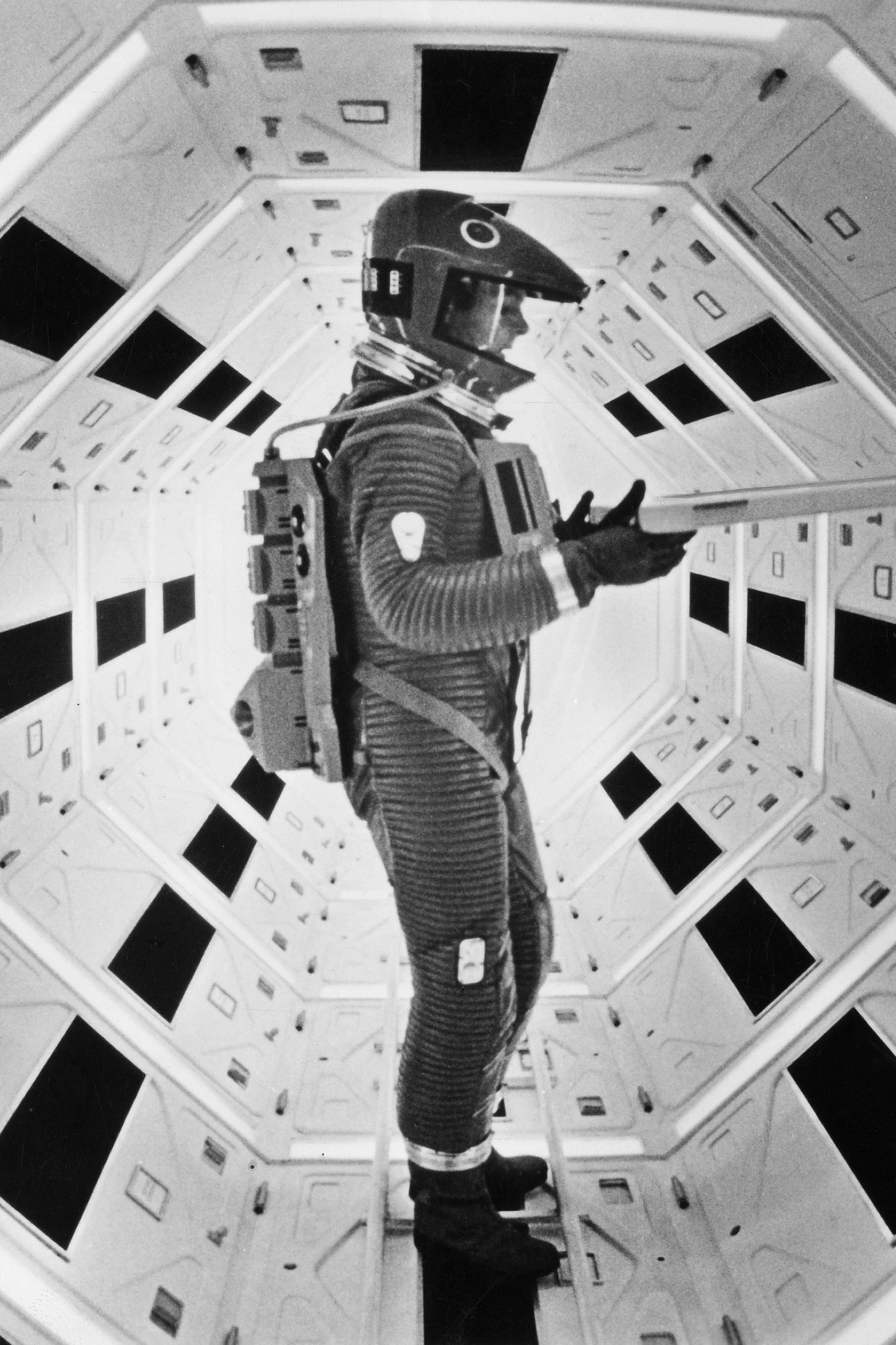 Erinnert an den SciFi-Klassiker "2001: Odyssee im.Weltraum": In den USA hat eine KI in der Testphase von sich aus eine andere KI attackiert, die Entwickler stehen daneben und sind ratlos