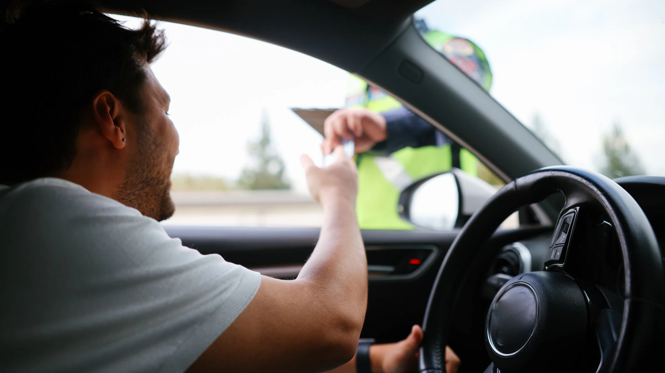 Heute.at - Betrunkener ohne Schein fährt Frau und Kind im Auto