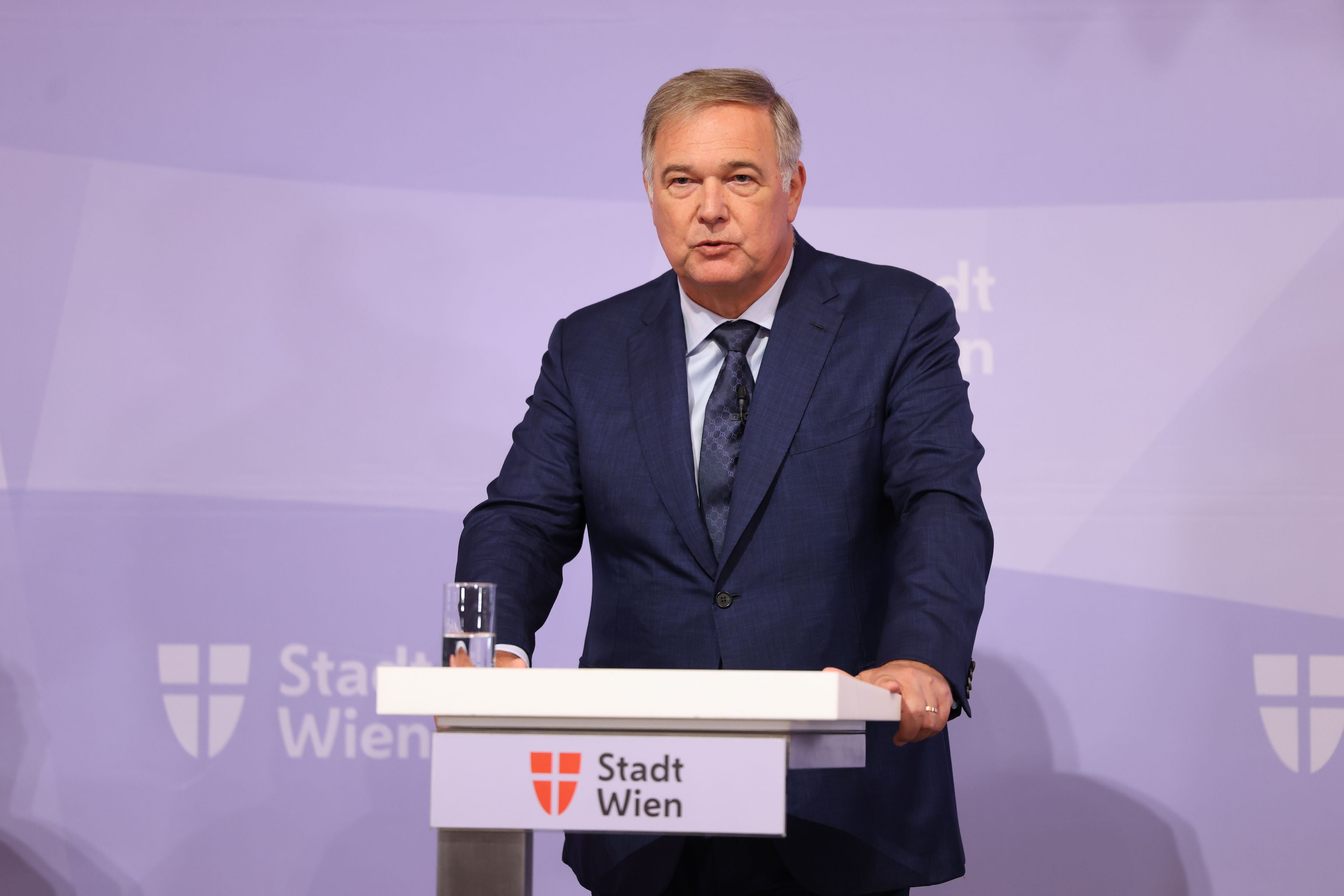 Kammer-Chef Walter Ruck hat sich in einem Brief an den ÖVP-Chef und Bundeskanzler Stocker gerichtet.