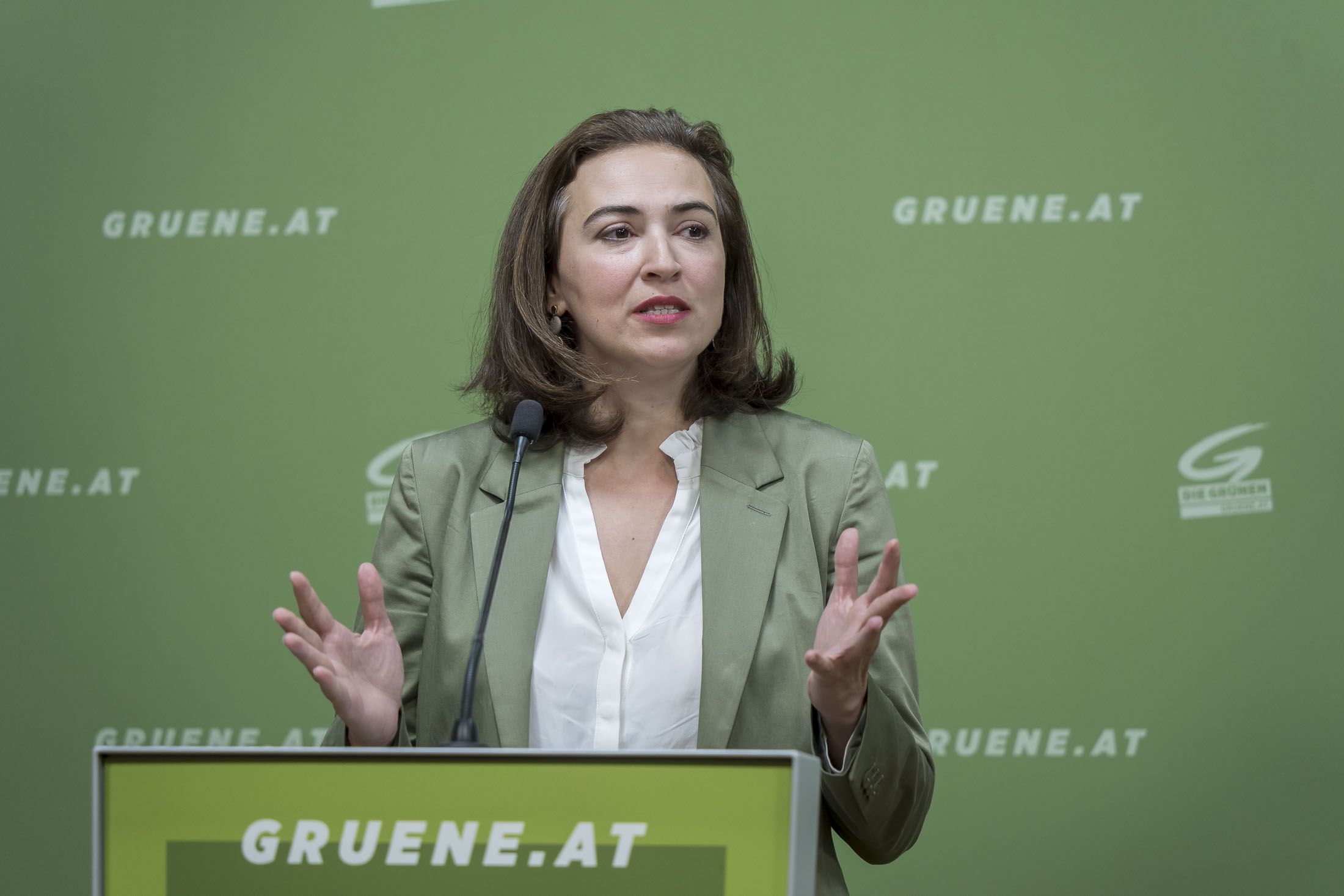 Justizsprecherin der Grünen Alma Zadić kritisiert den Entwurf zur Bundesstaatsanwaltschaft.