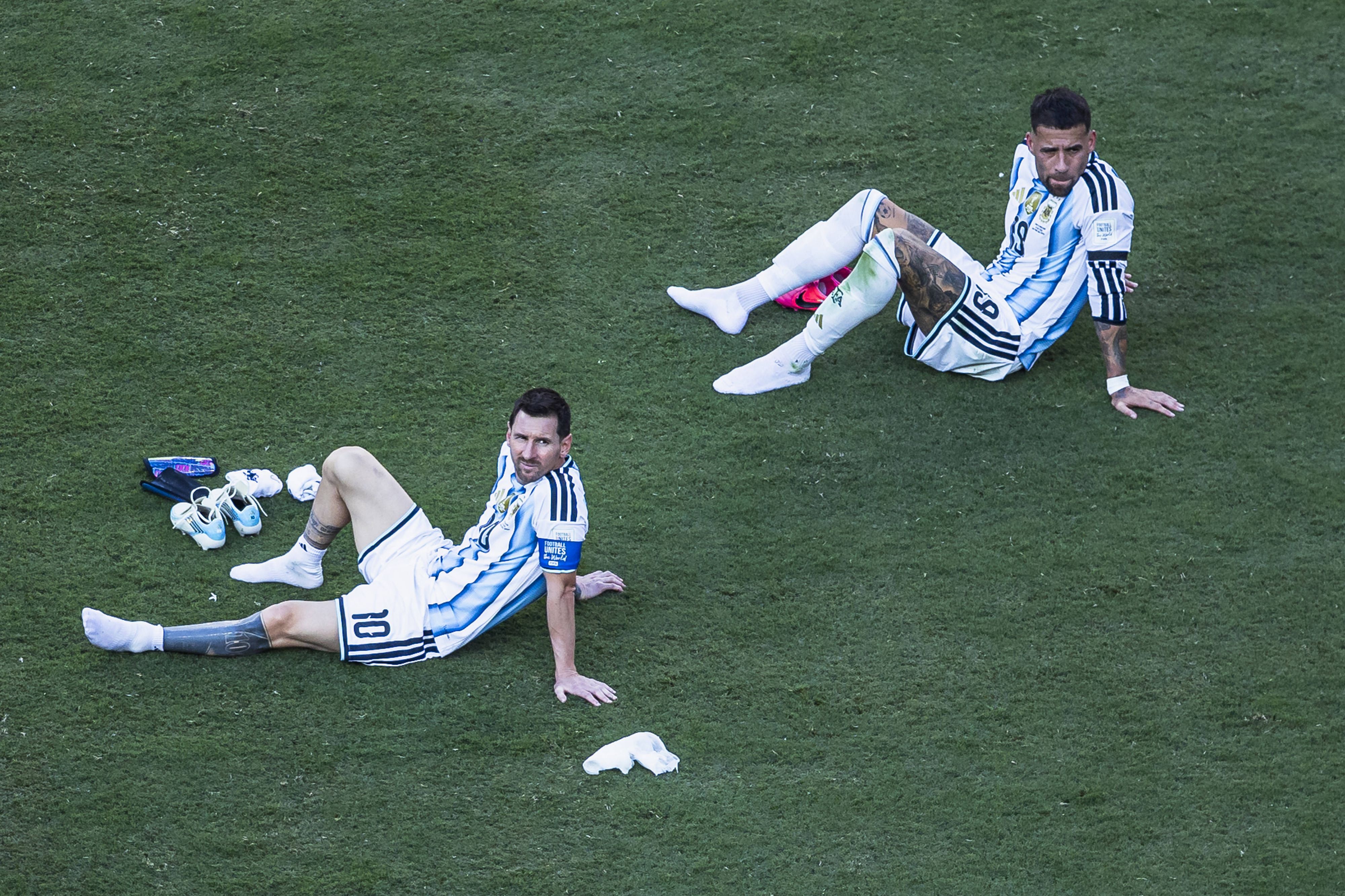 Lionel Messi und Nicolas Otamendi