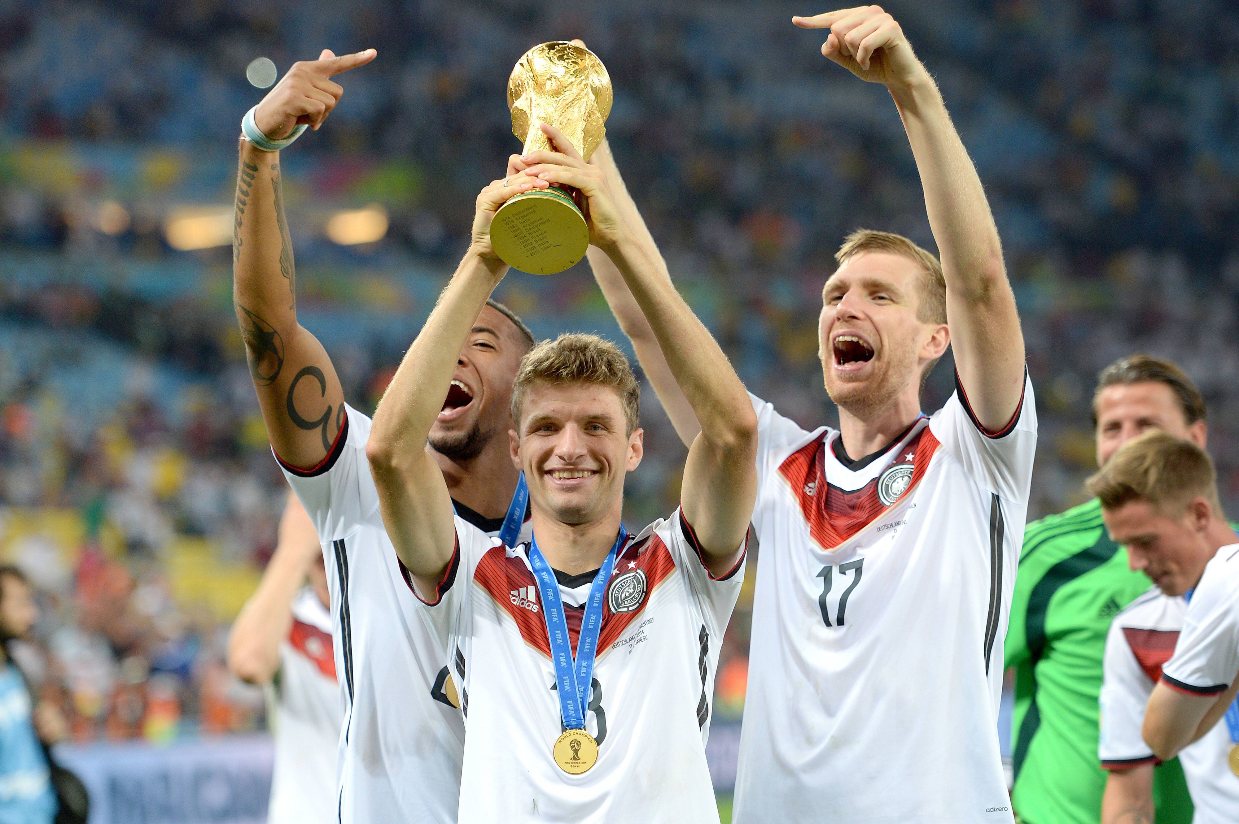 Thomas Müller und Per Mertesacker