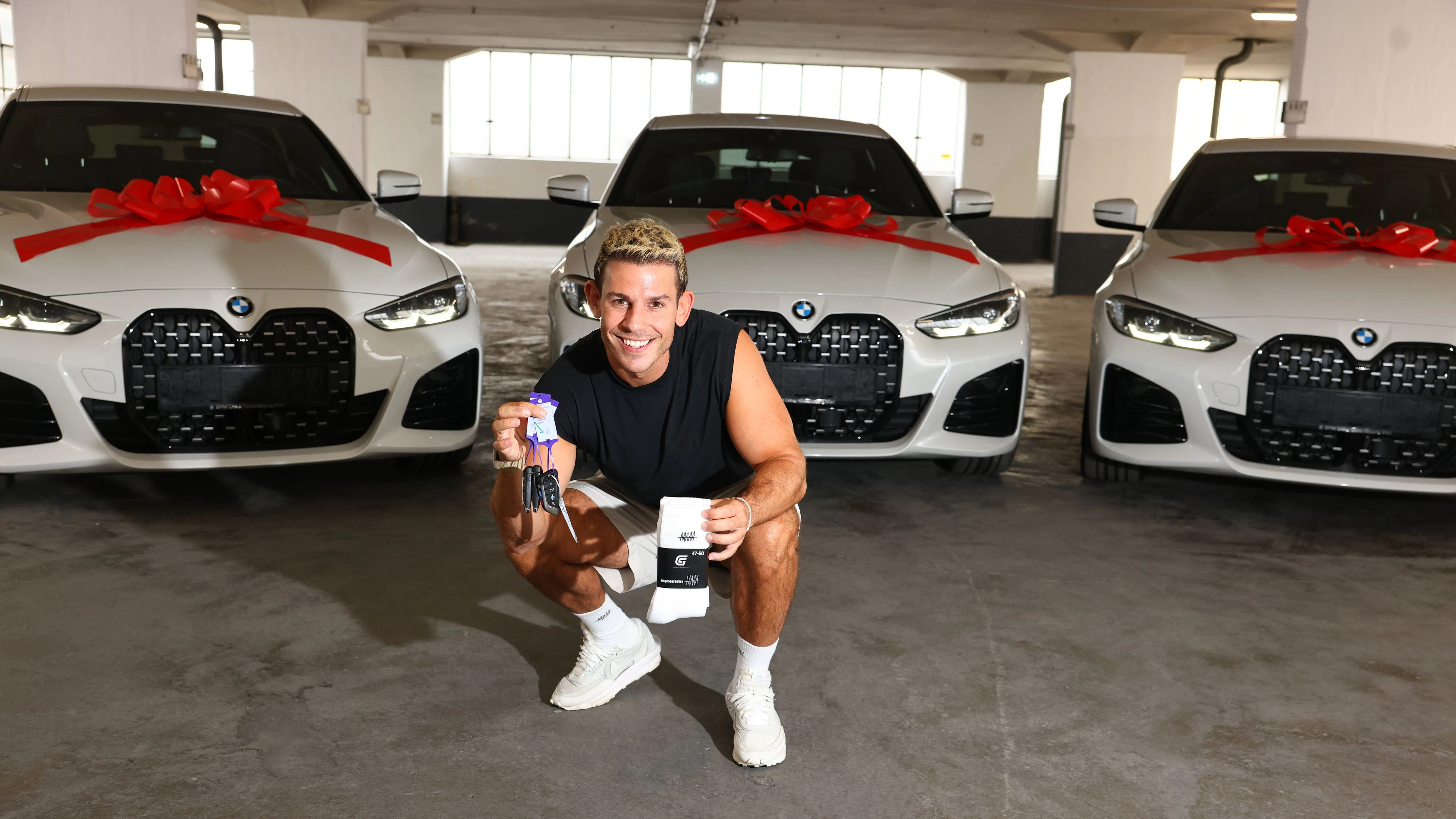 Heute.at - Influencer verschenkt 3 BMW – aber jetzt tickt die Uhr