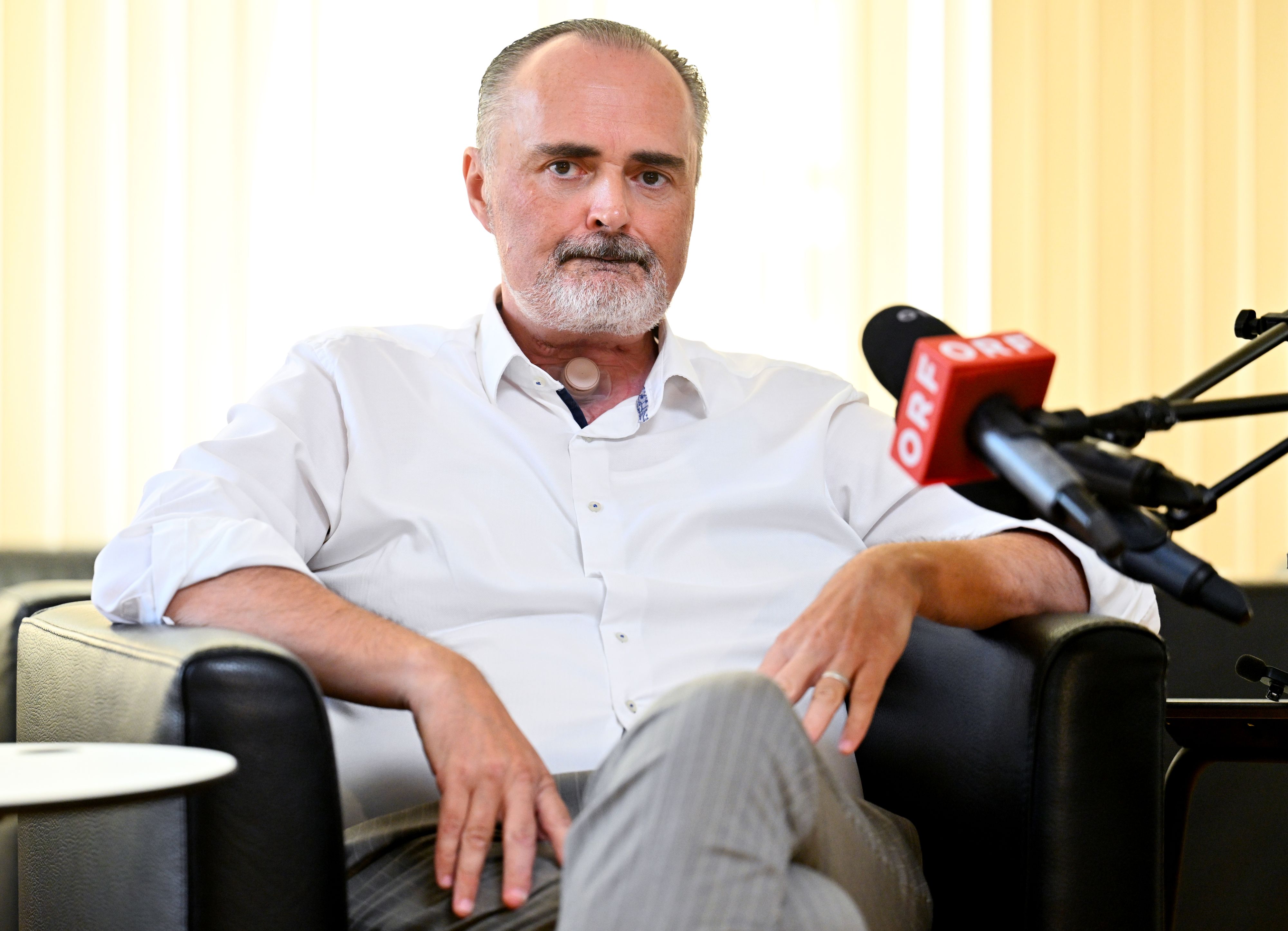 Heute.at - Doskozil nach Kehlkopf-OP: Luft hab ich nun ohne Ende