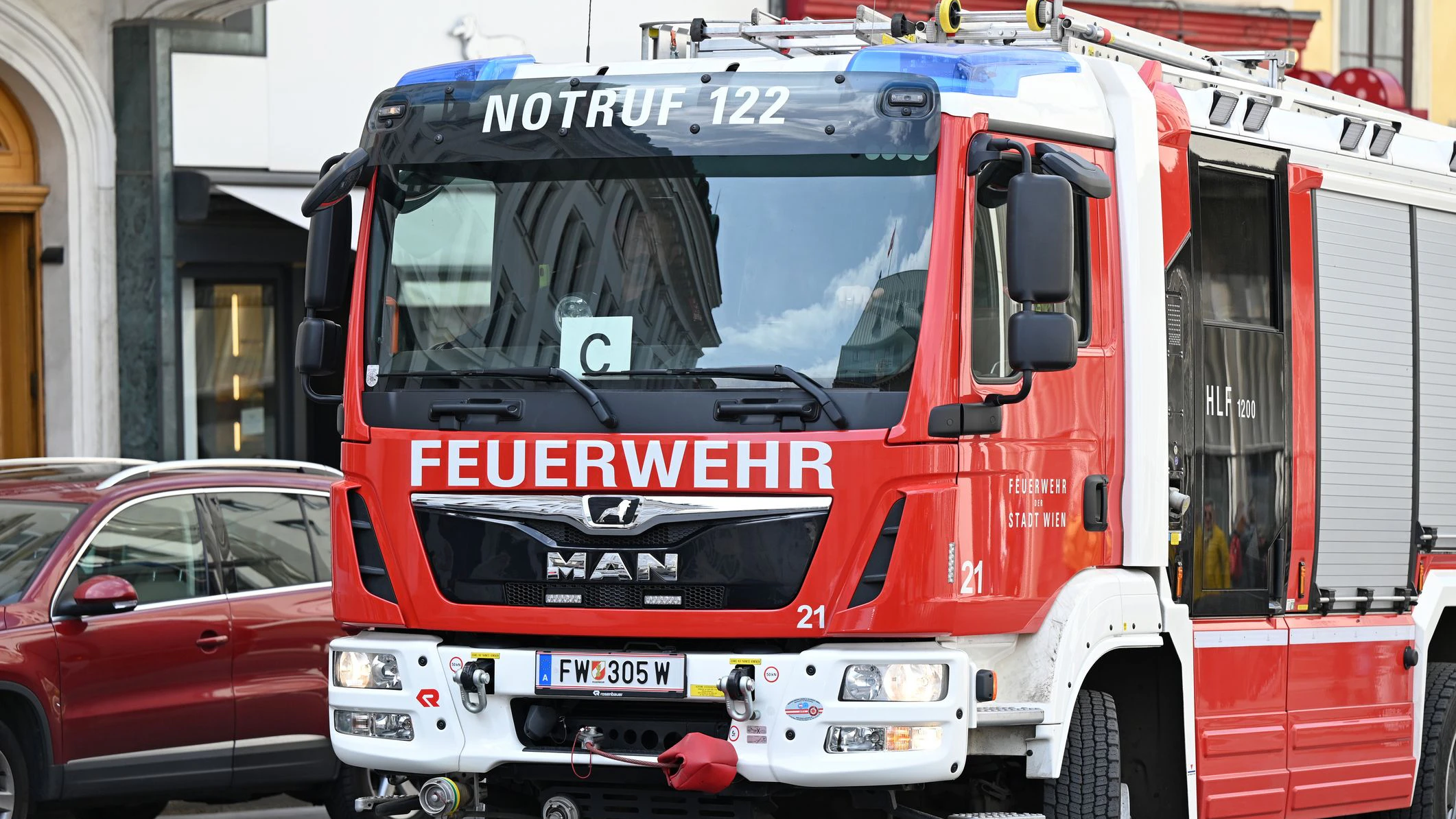 Heute.at - Fünf Feuerwehrleute bei Großeinsatz in Tirol verletzt