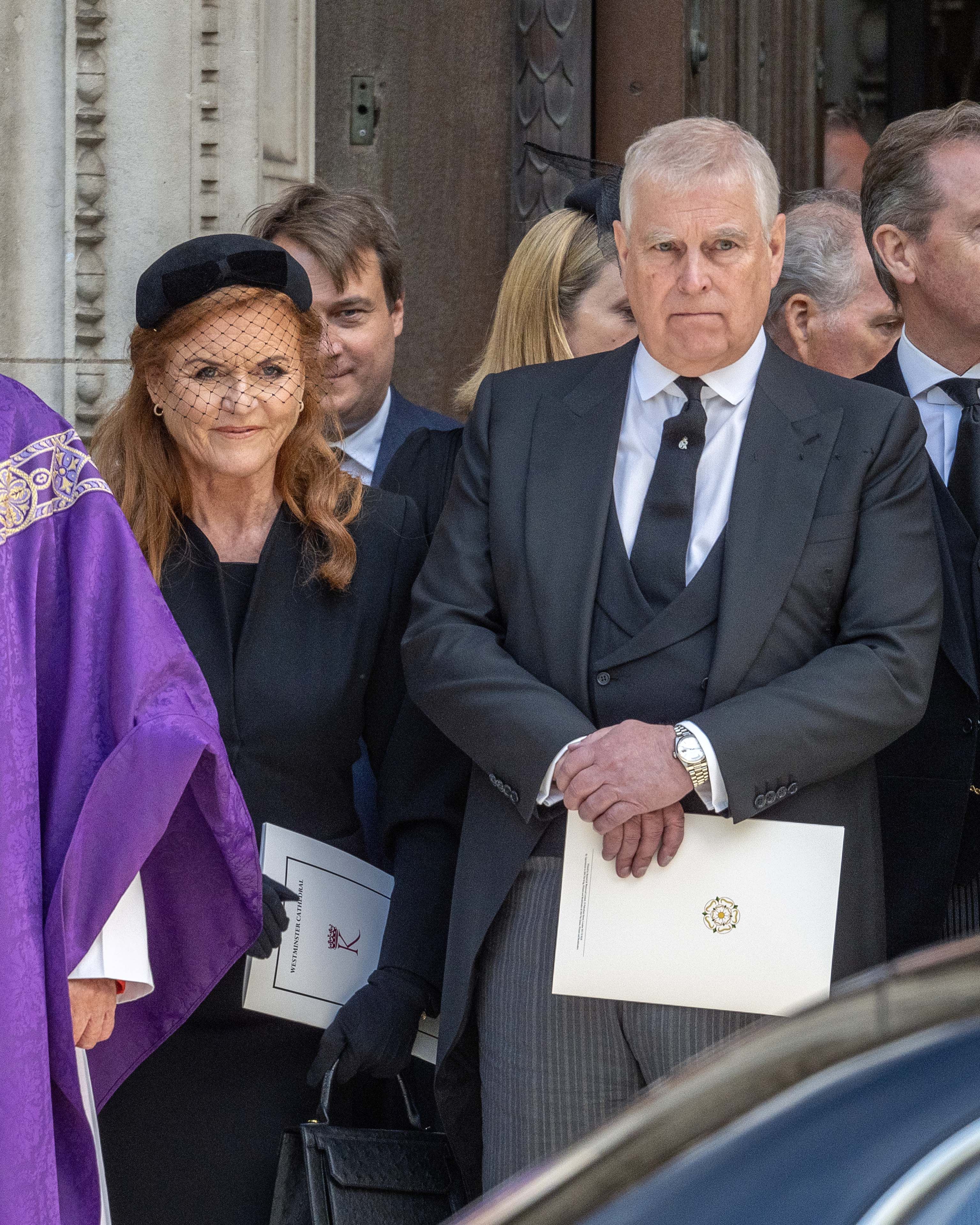Ex-Prinz Andrew und Sarah Ferguson bei der Gedenkfeier für die Herzogin von Kent 2025.